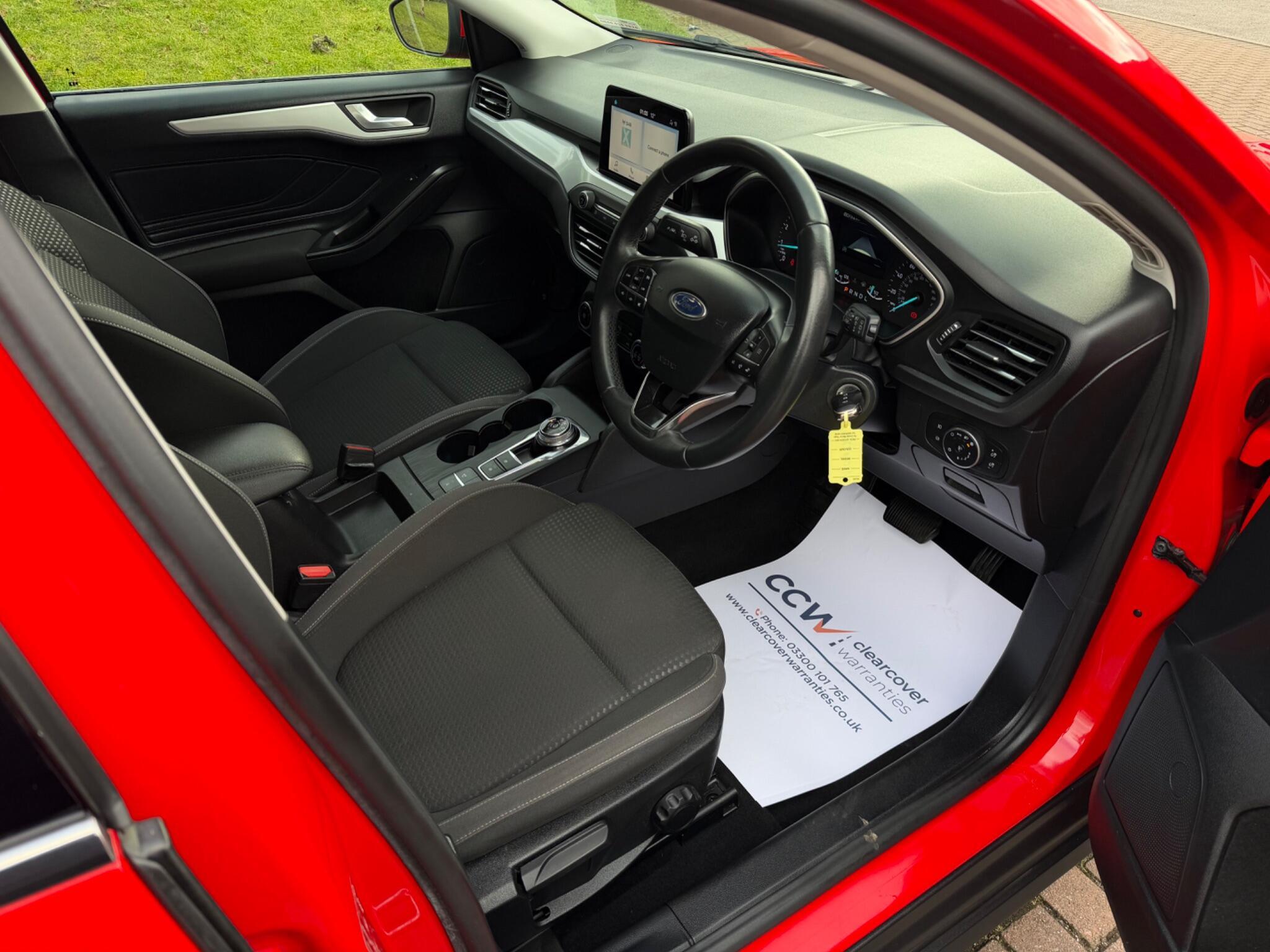 Ford Focus - Image 36