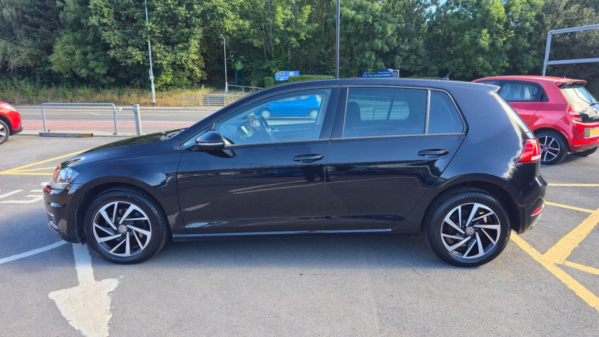 Volkswagen Golf - Image 12