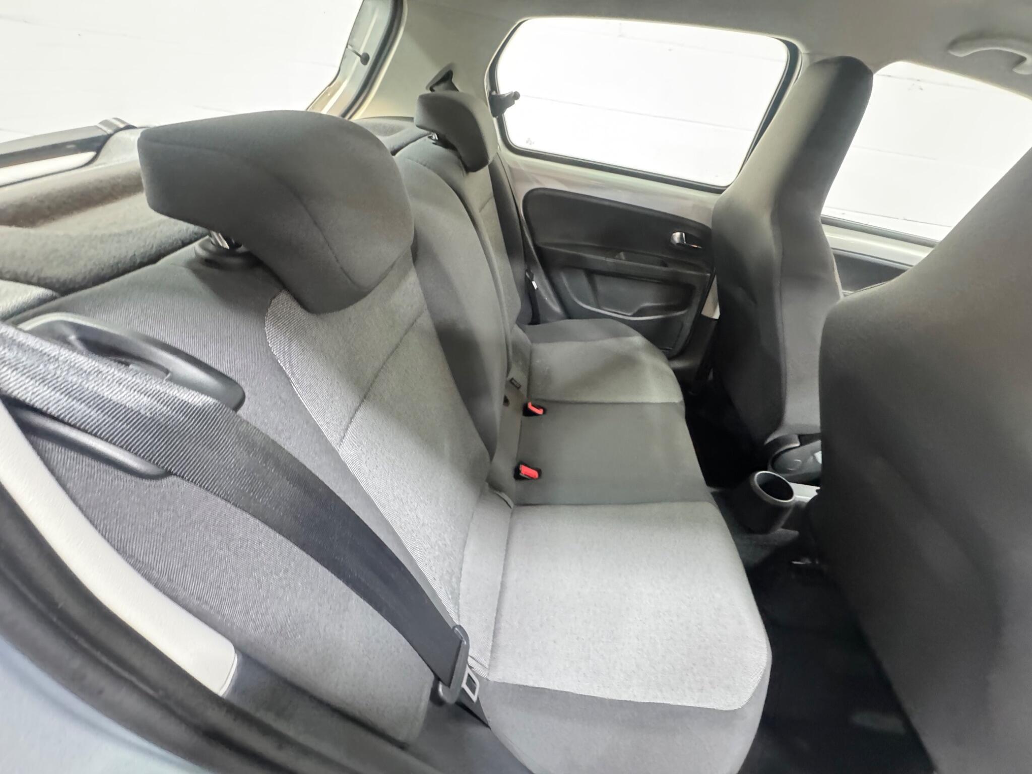 Volkswagen up! - Image 12