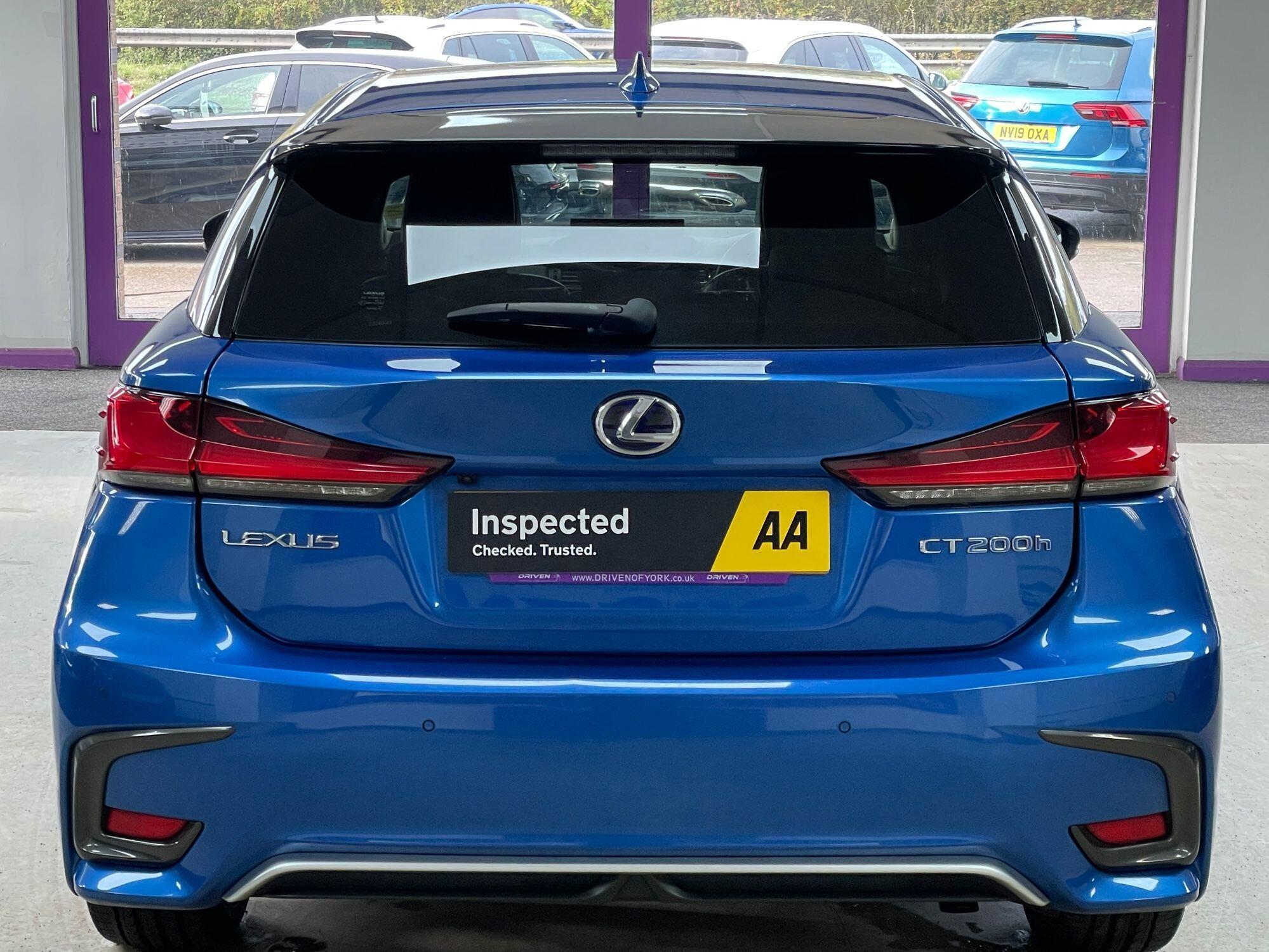 Lexus CT - Image 9