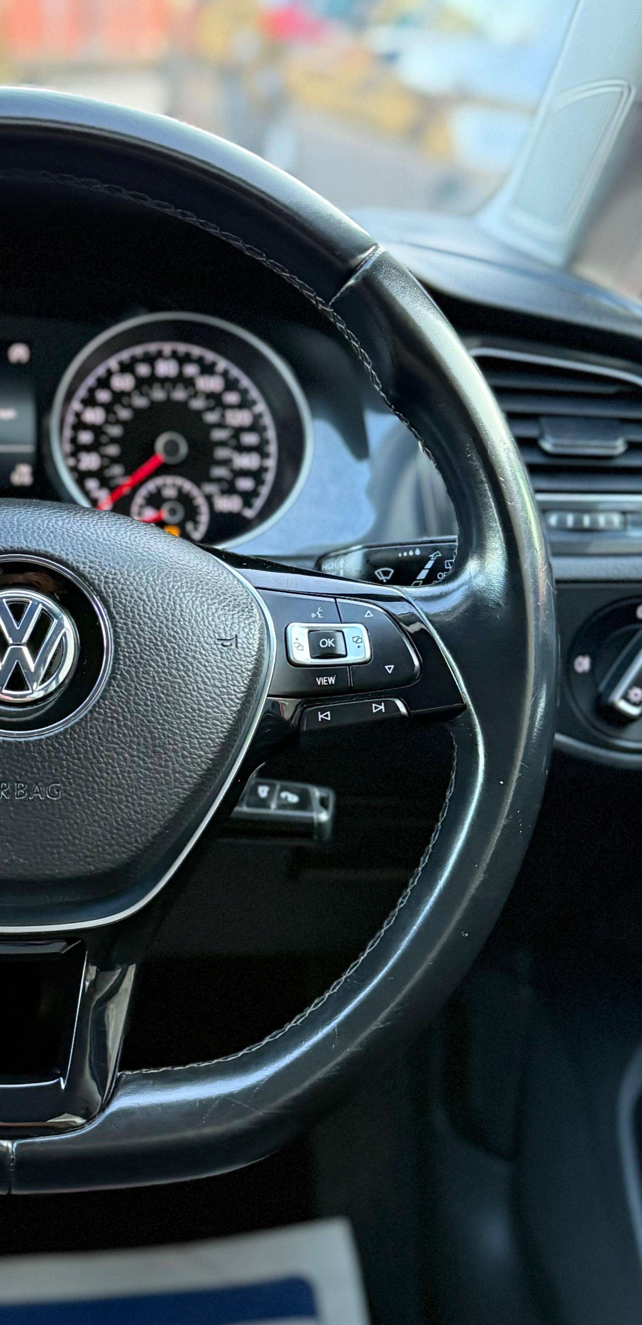 Volkswagen Golf - Image 33