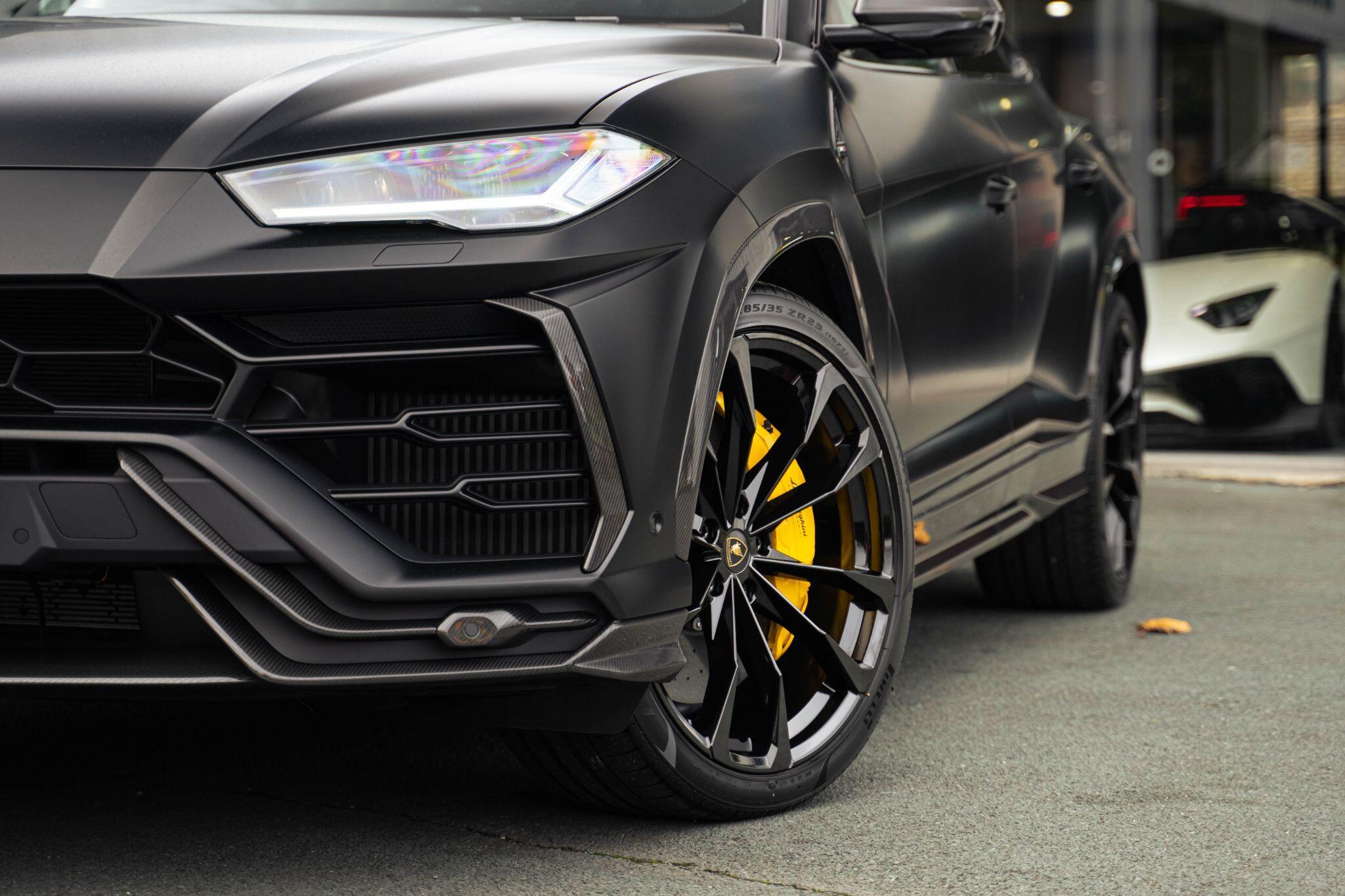 Lamborghini Urus - Image 12