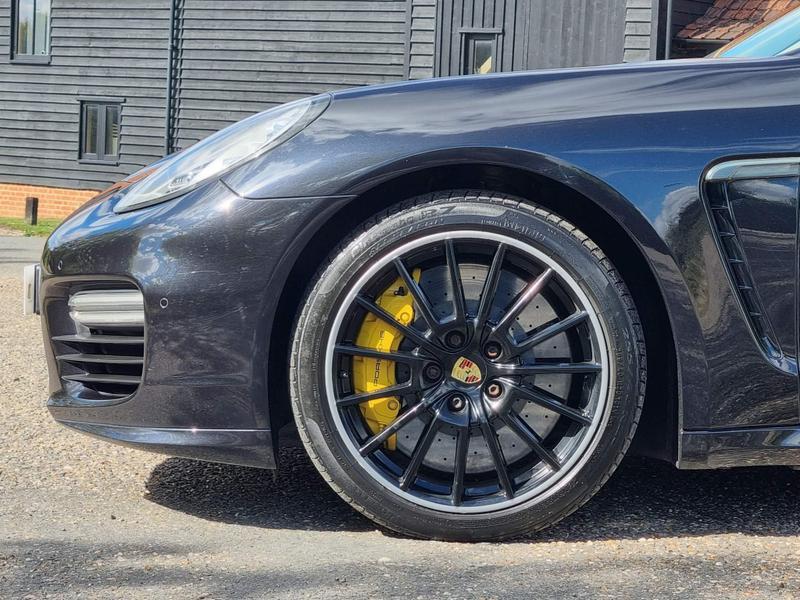 Porsche Panamera - Image 4