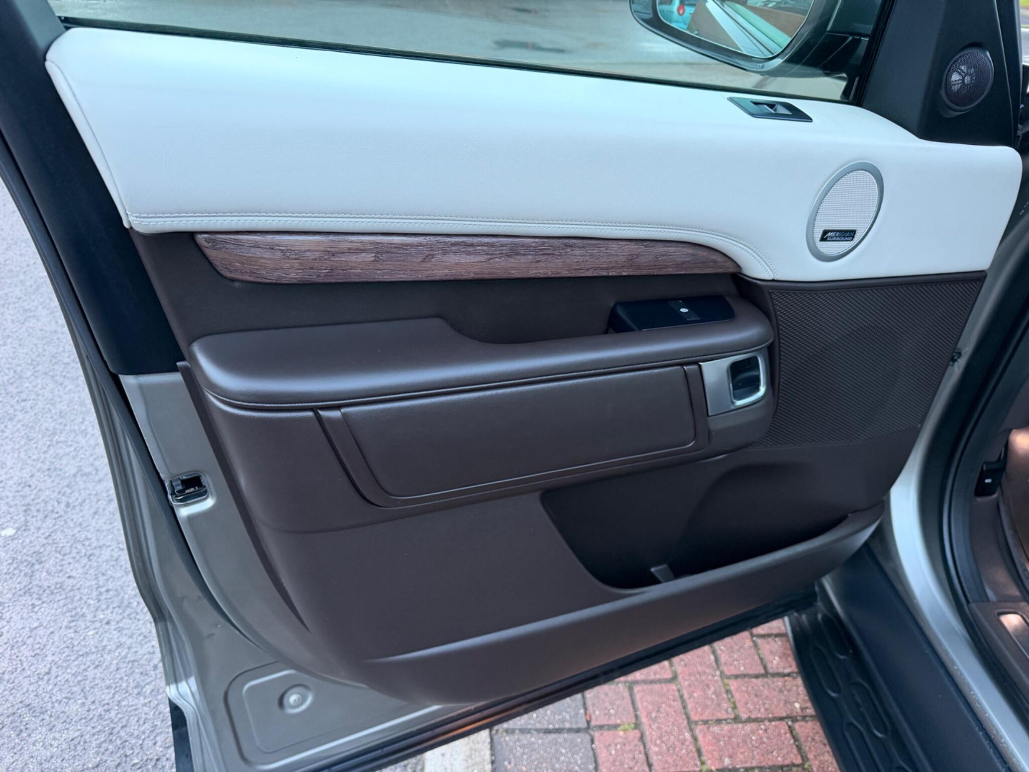 Land Rover Discovery - Image 51