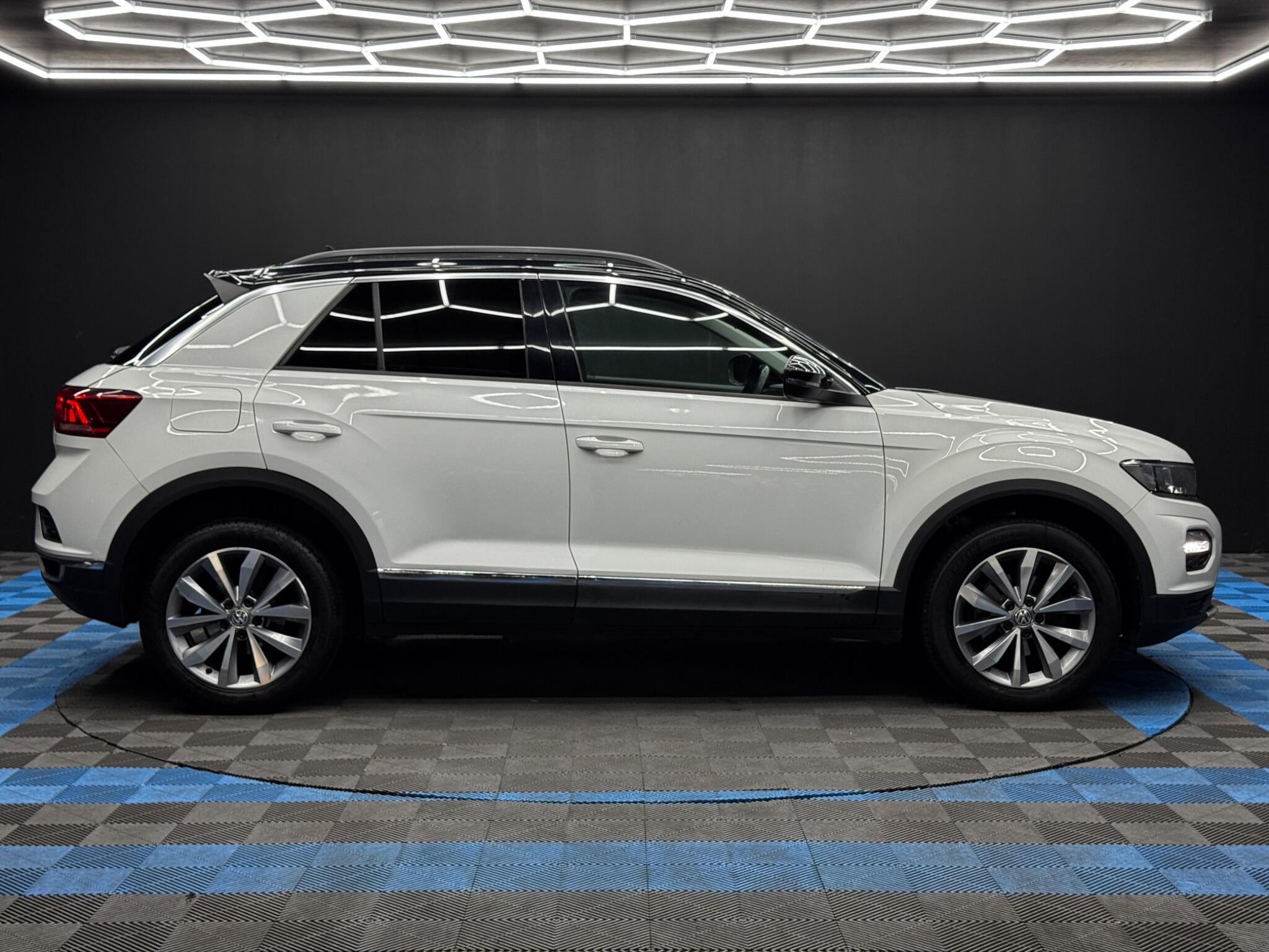 Volkswagen T-Roc - Image 4