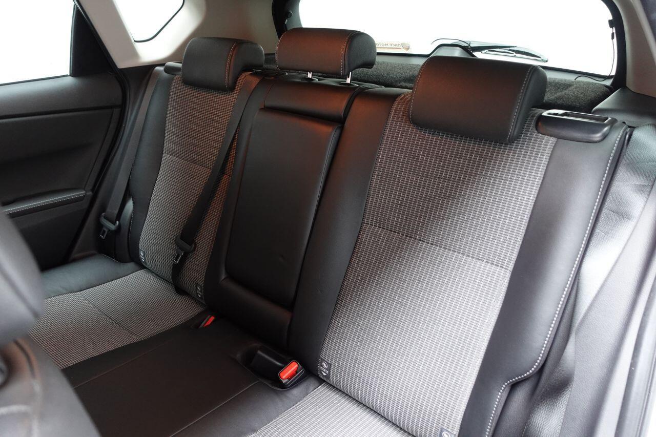 Toyota Auris - Image 20