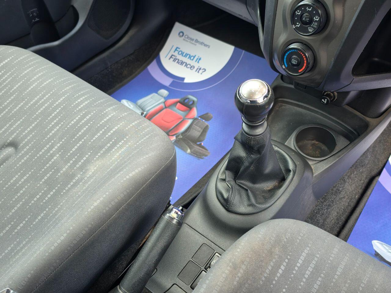 Toyota Yaris - Image 17