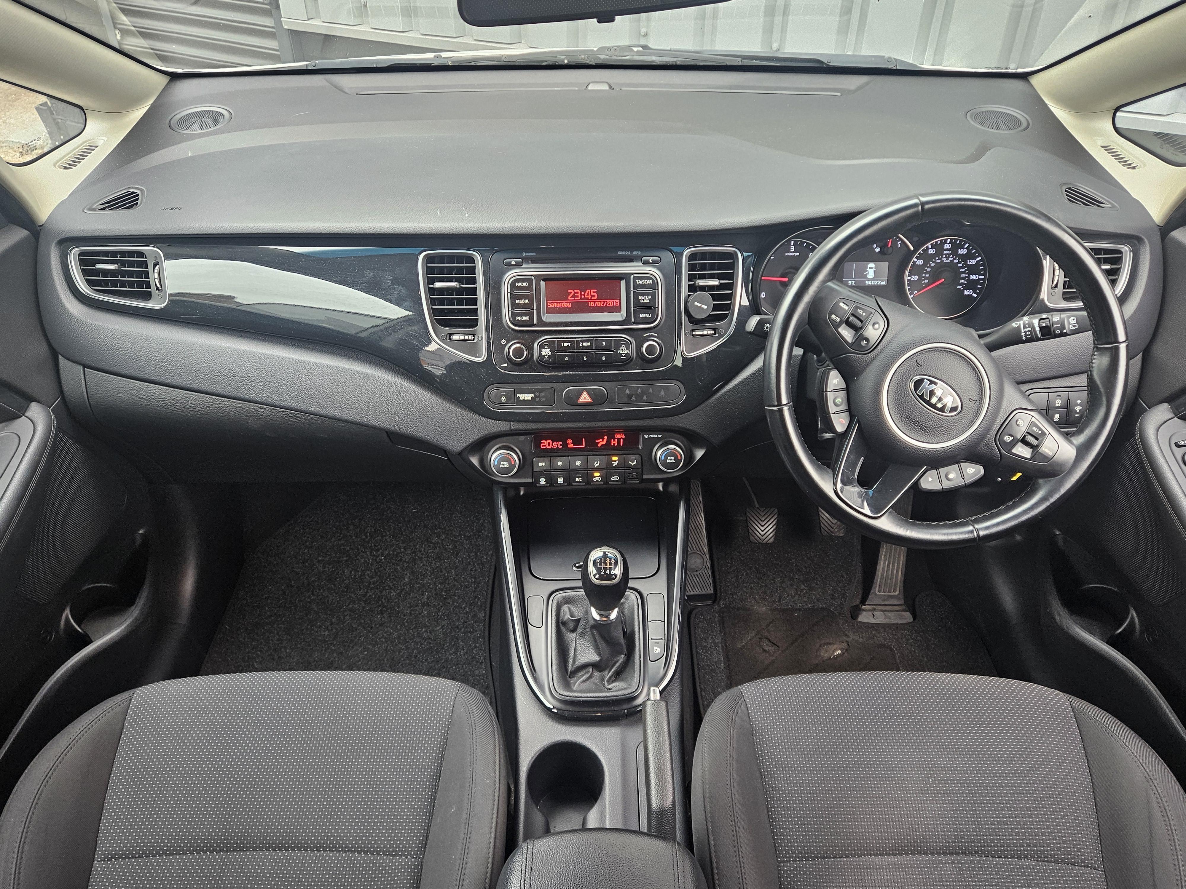 Kia Carens - Image 25