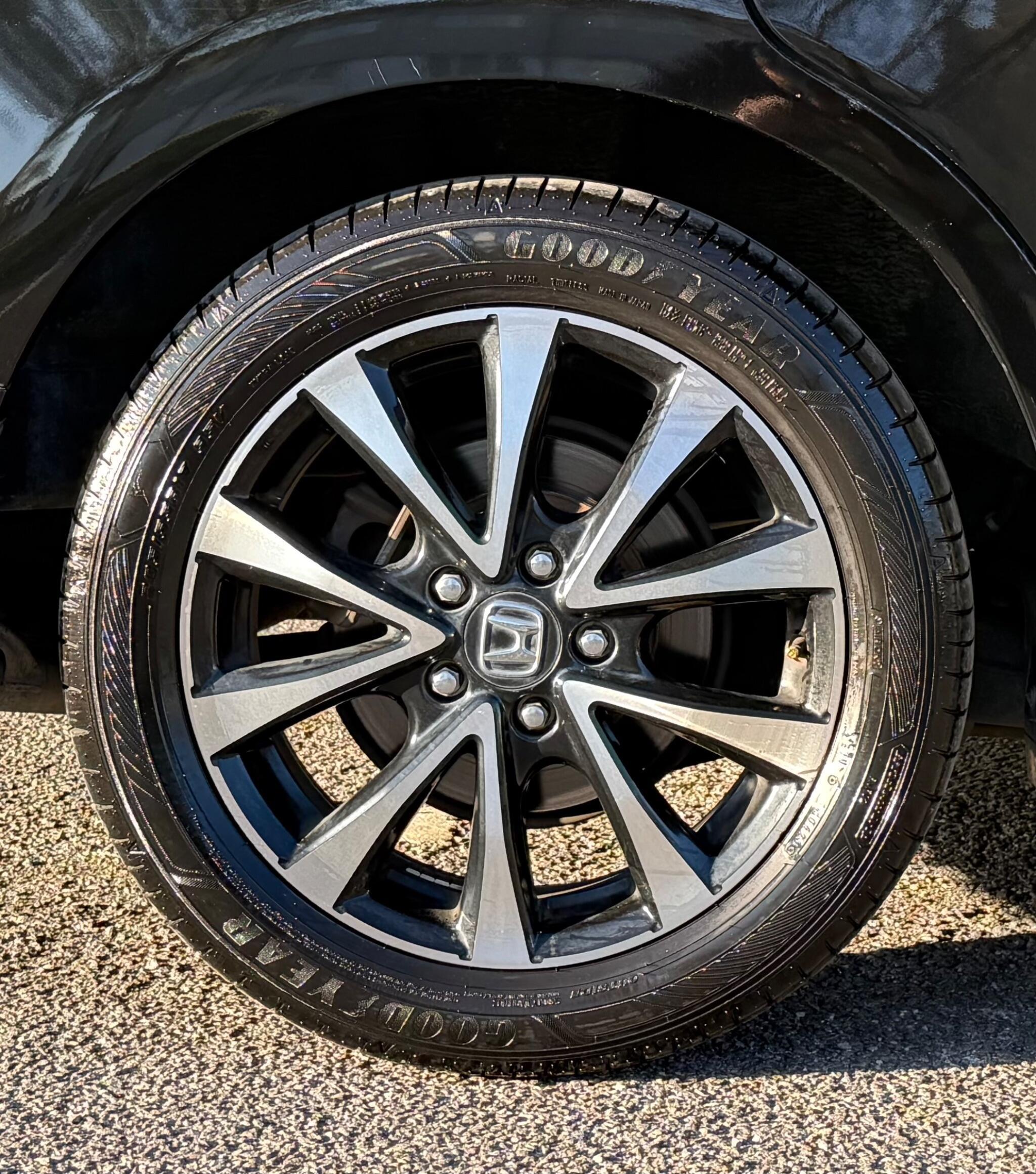 Honda Stepwagon - Image 30