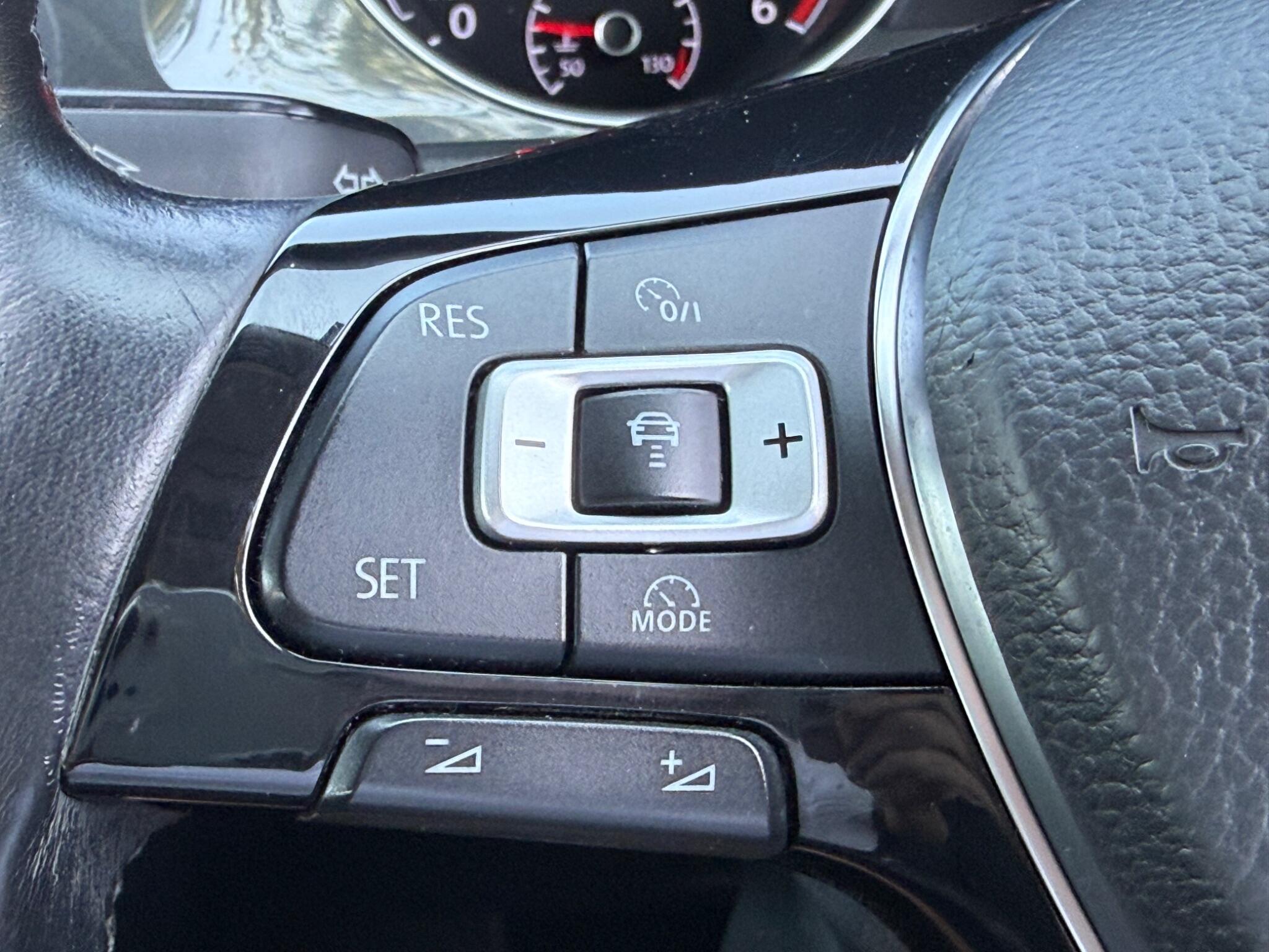 Volkswagen Golf - Image 19