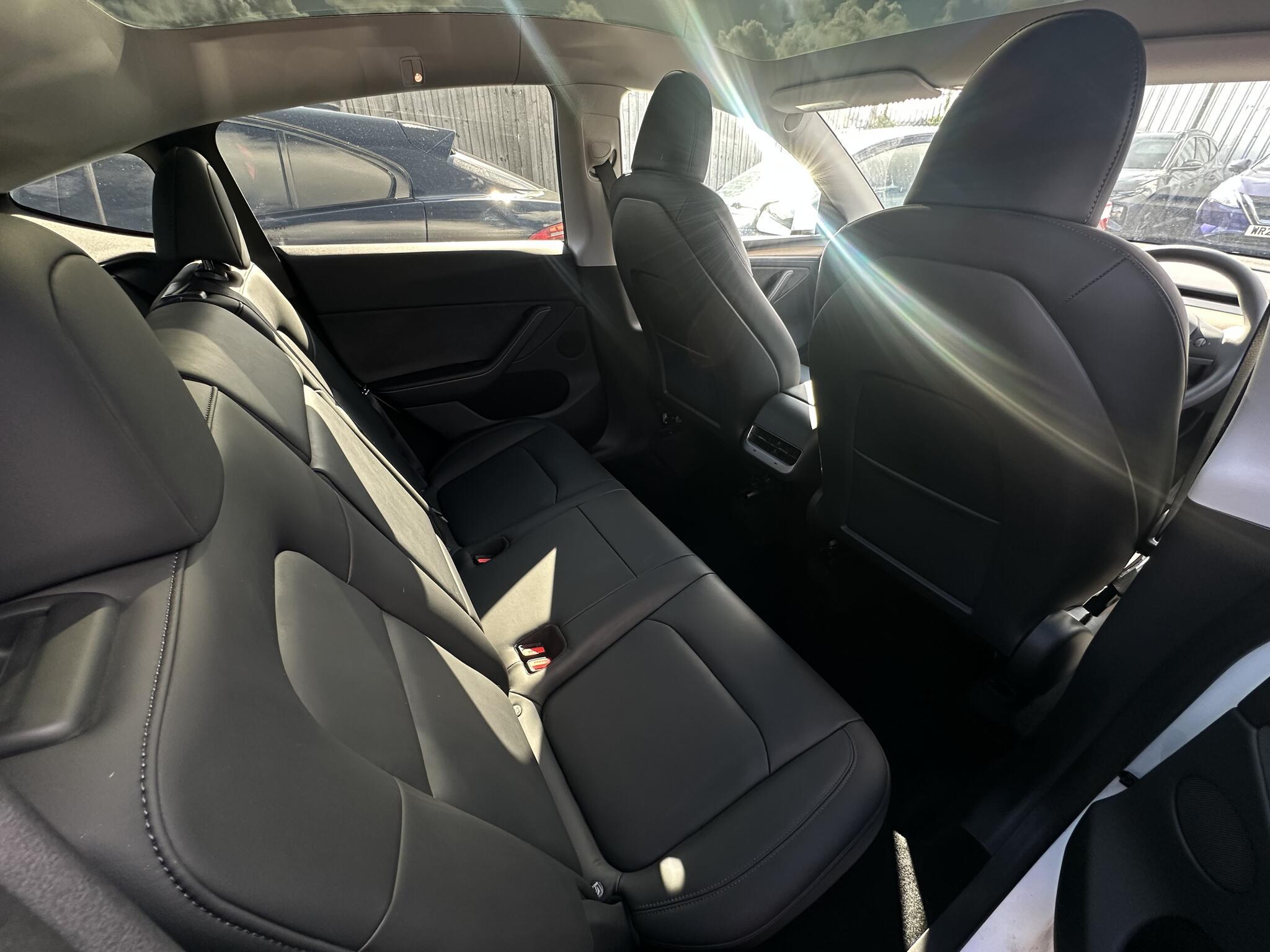 Tesla Model Y - Image 18
