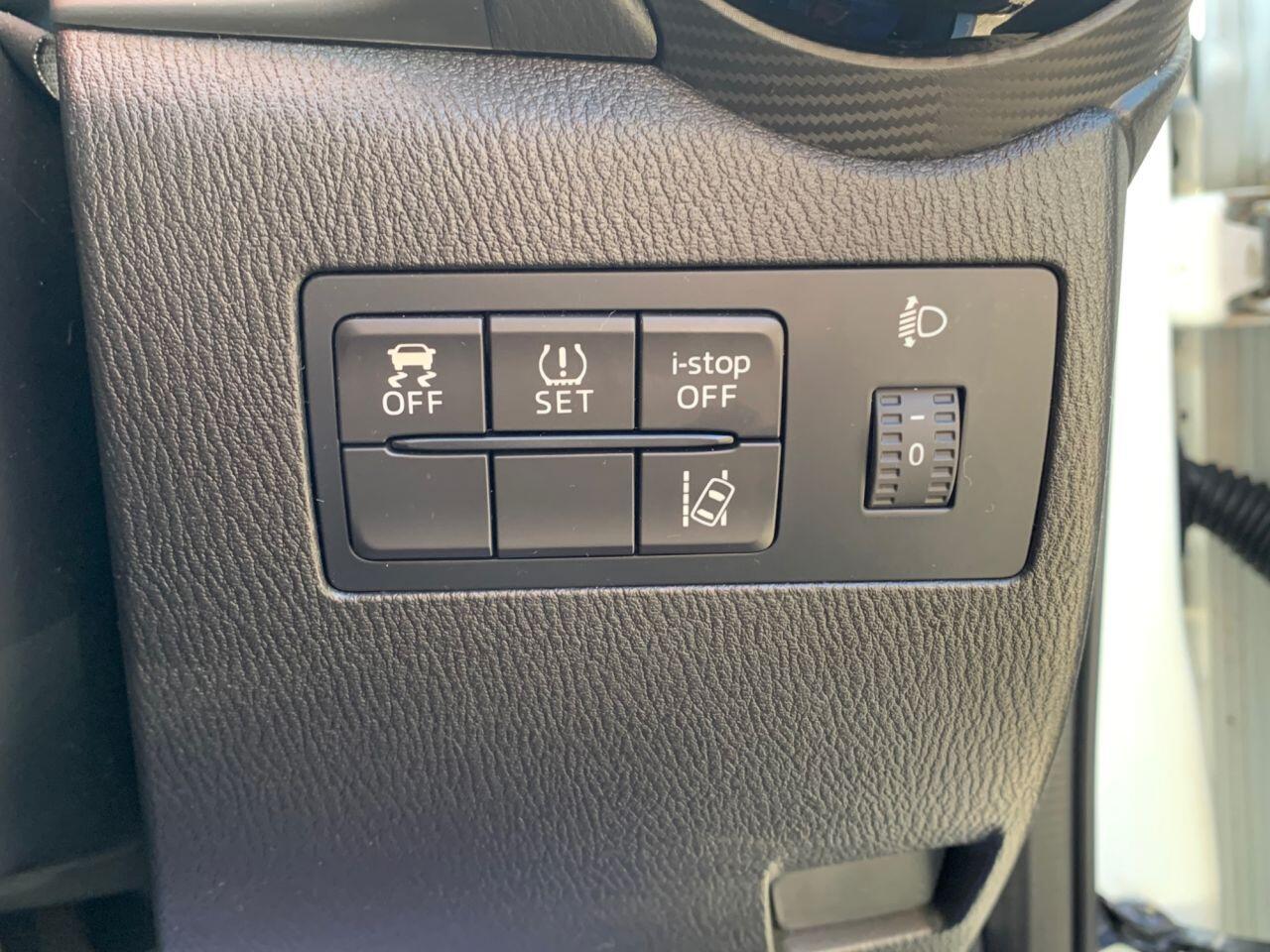 Mazda MAZDA2 - Image 17
