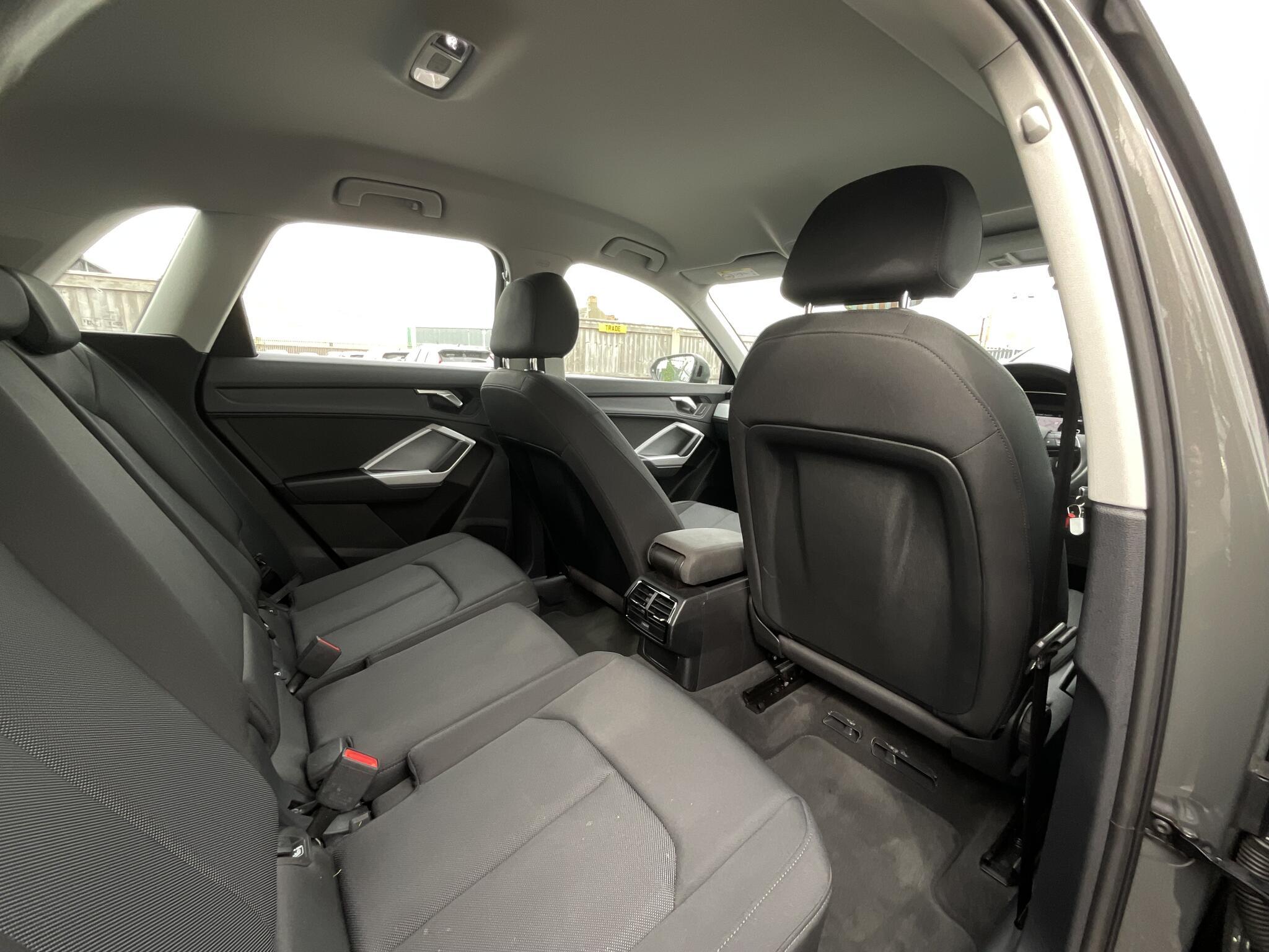 Audi Q3 - Image 10