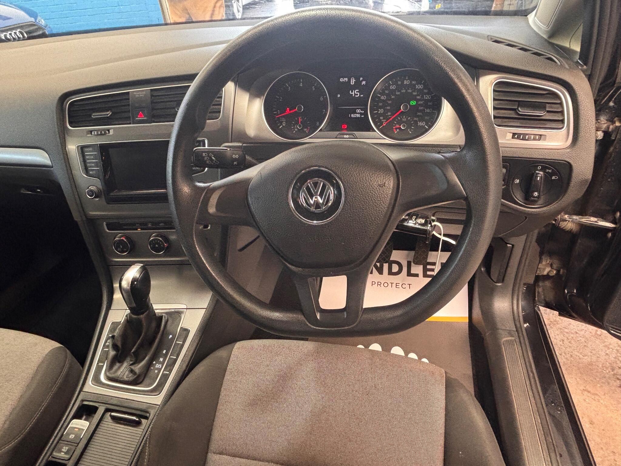 Volkswagen Golf - Image 25