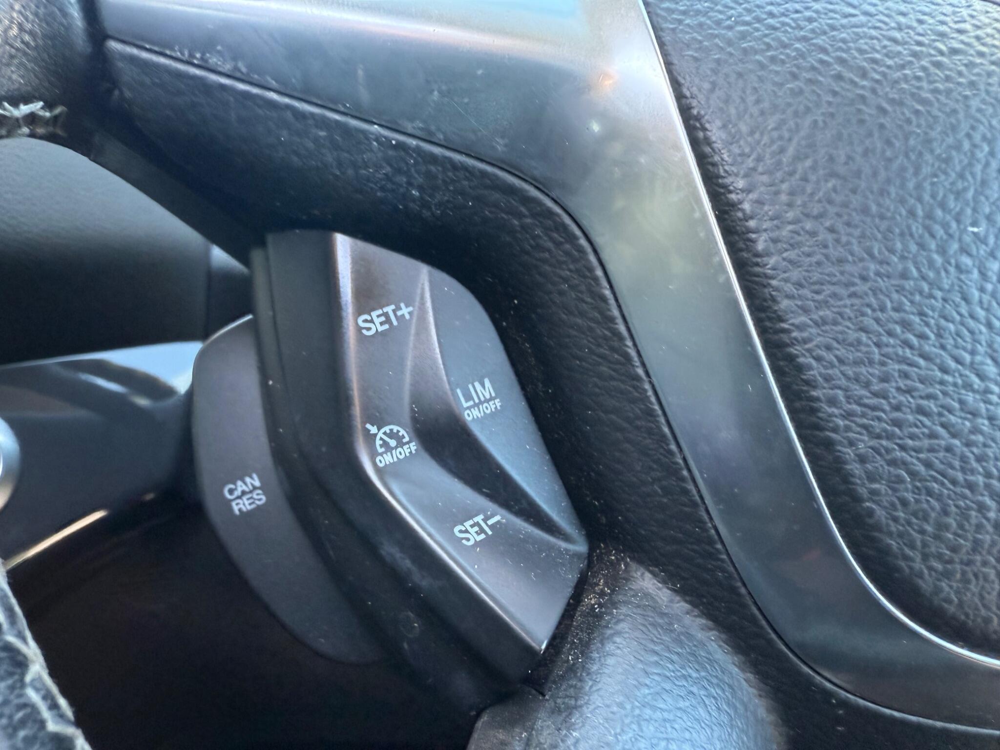 Ford Kuga - Image 22