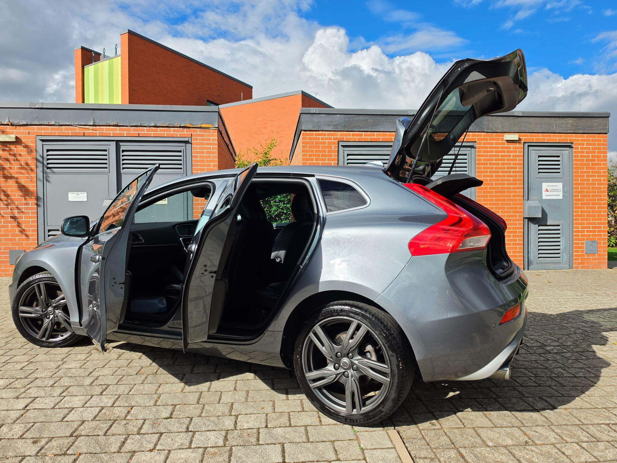 Volvo V40 - Image 3