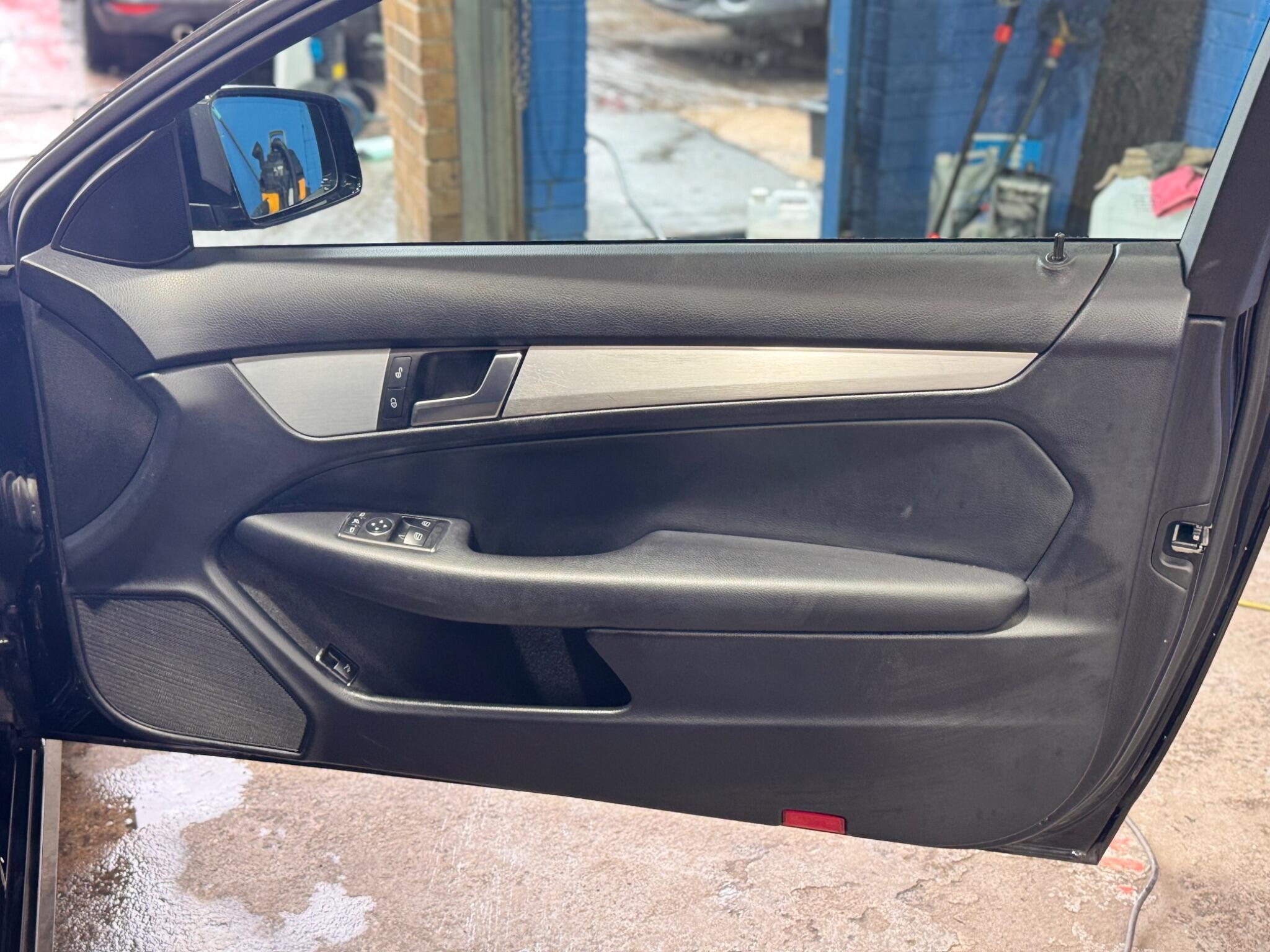 Mercedes C Class - Image 22