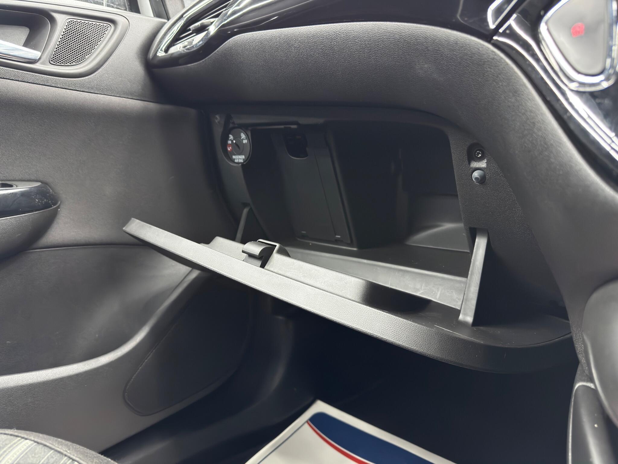 Vauxhall Corsa - Image 31