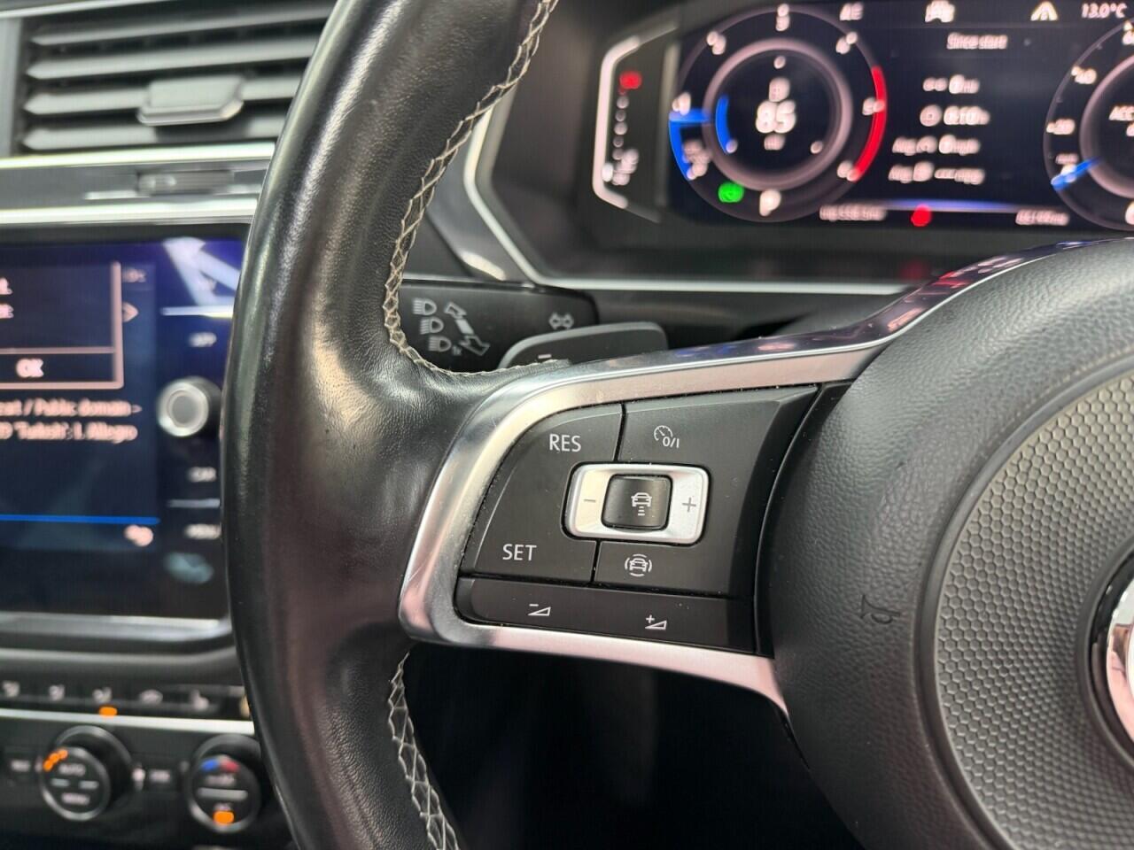 Volkswagen Tiguan - Image 30