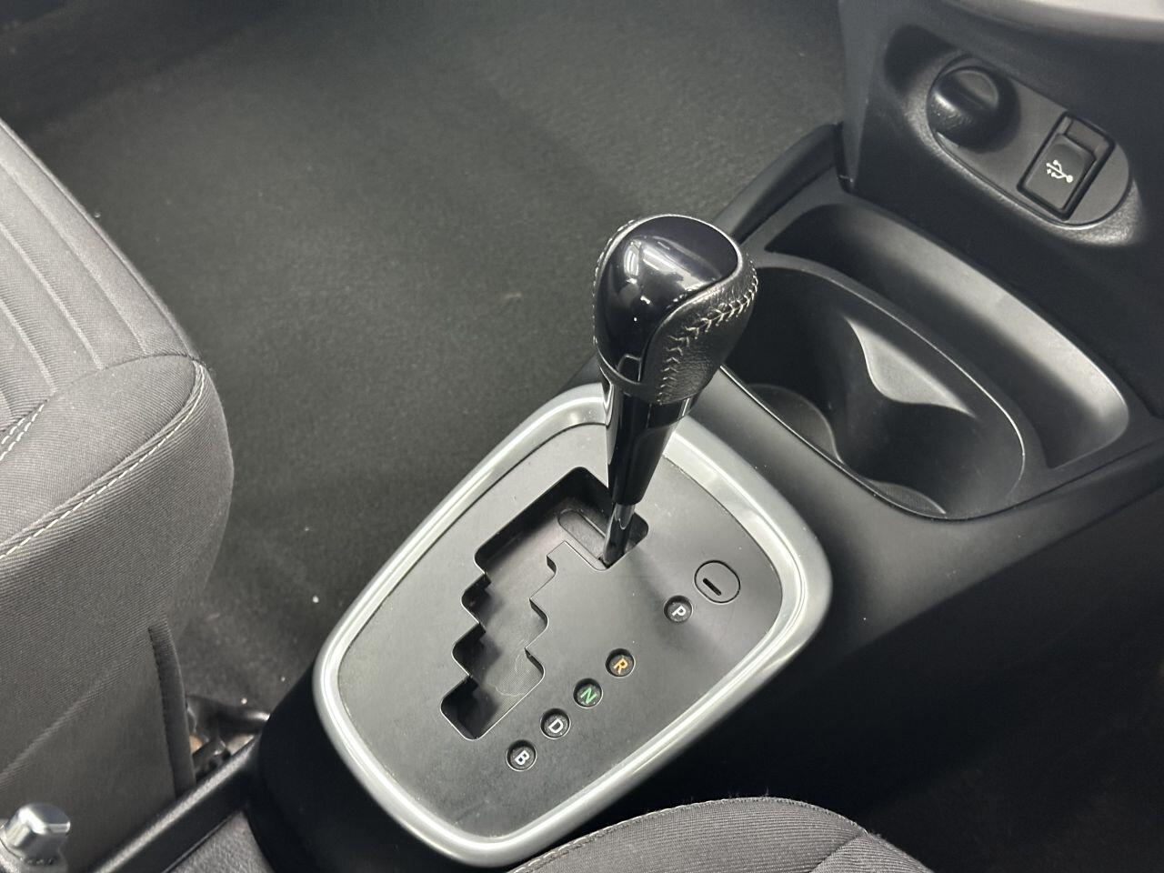 Toyota Yaris - Image 26