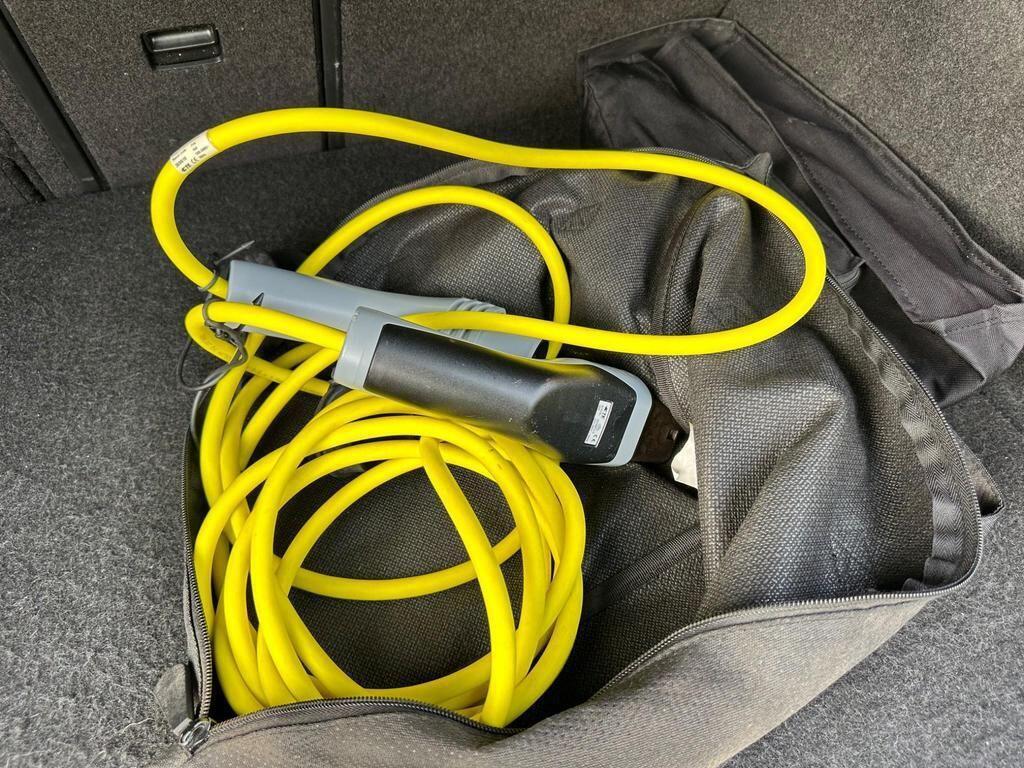 Volkswagen Golf - Image 16