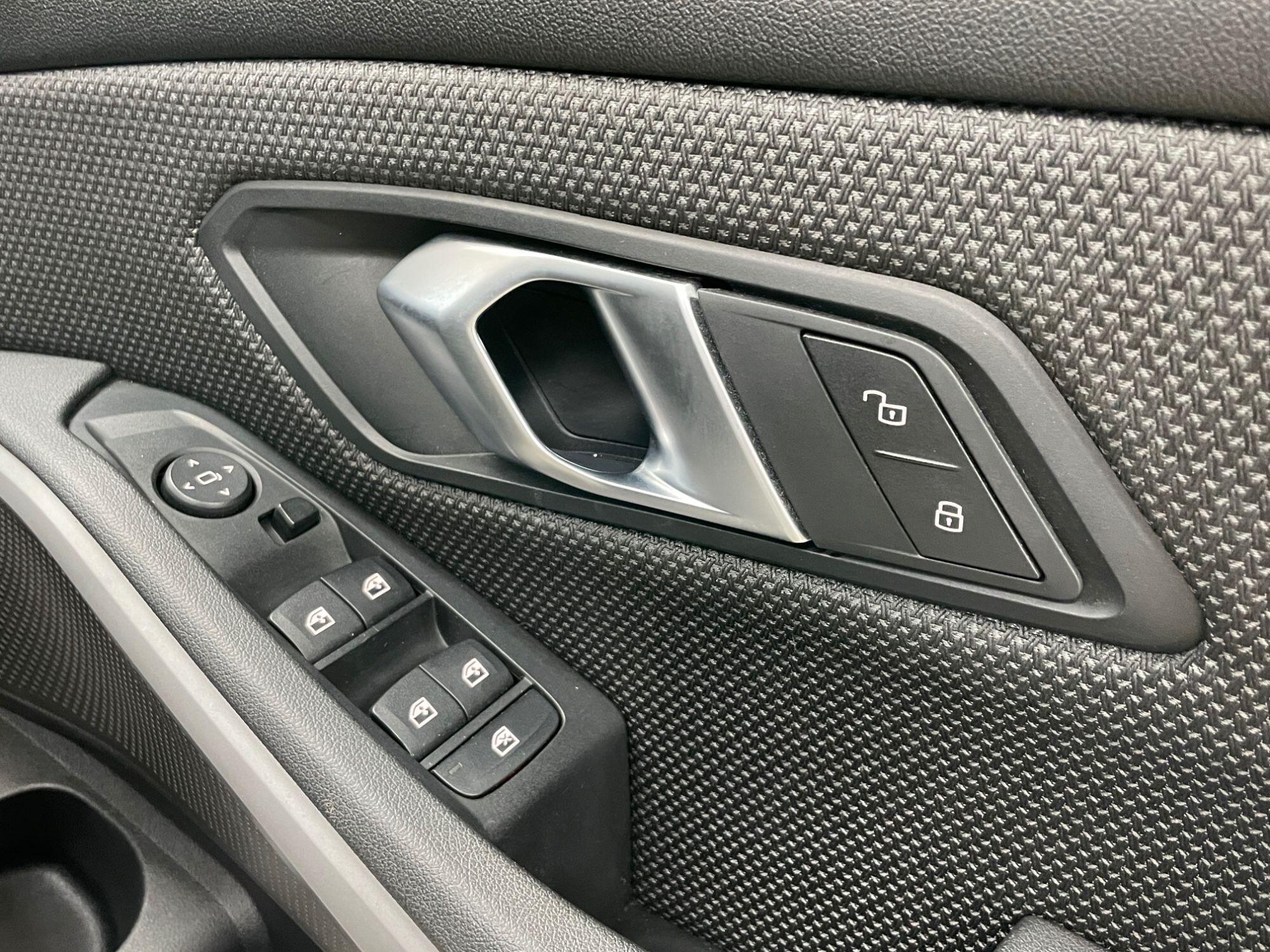 BMW 3 Series - Image 28