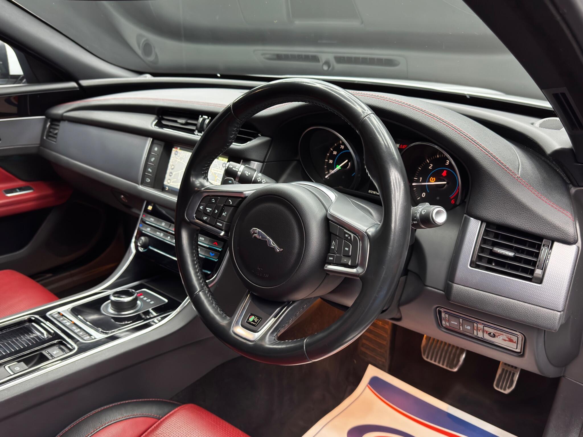 Jaguar XF - Image 9