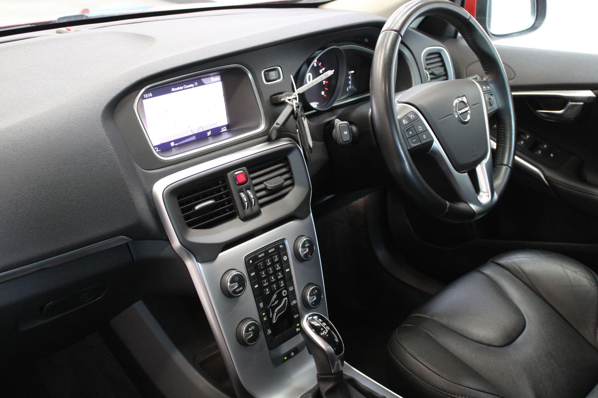 Volvo V40 - Image 36