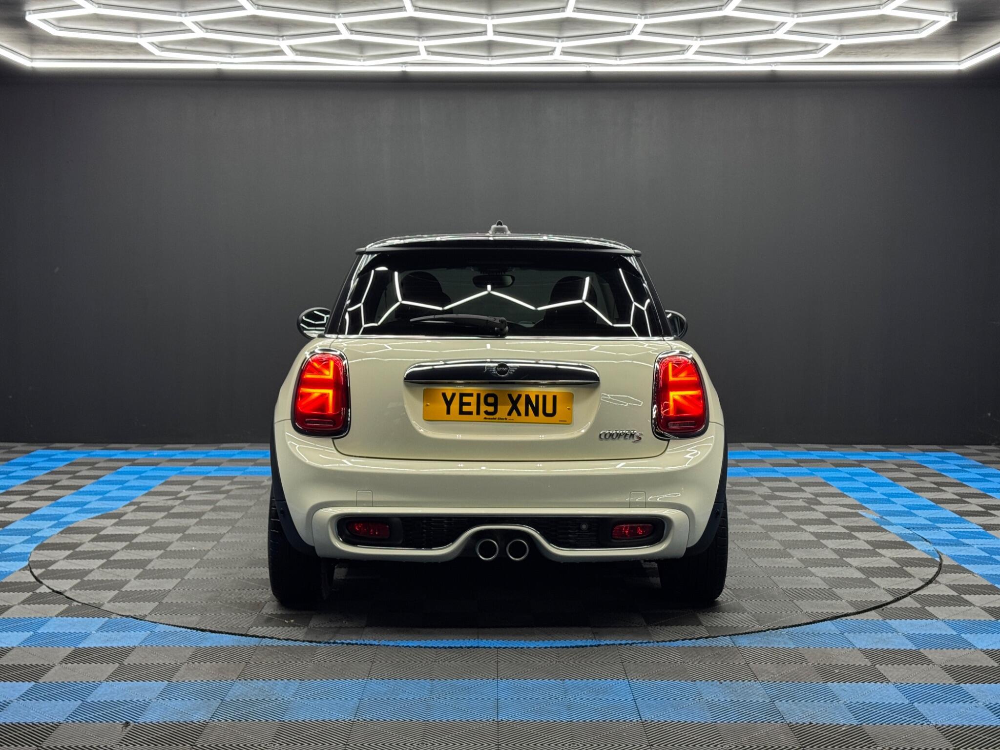 MINI Hatch - Image 6