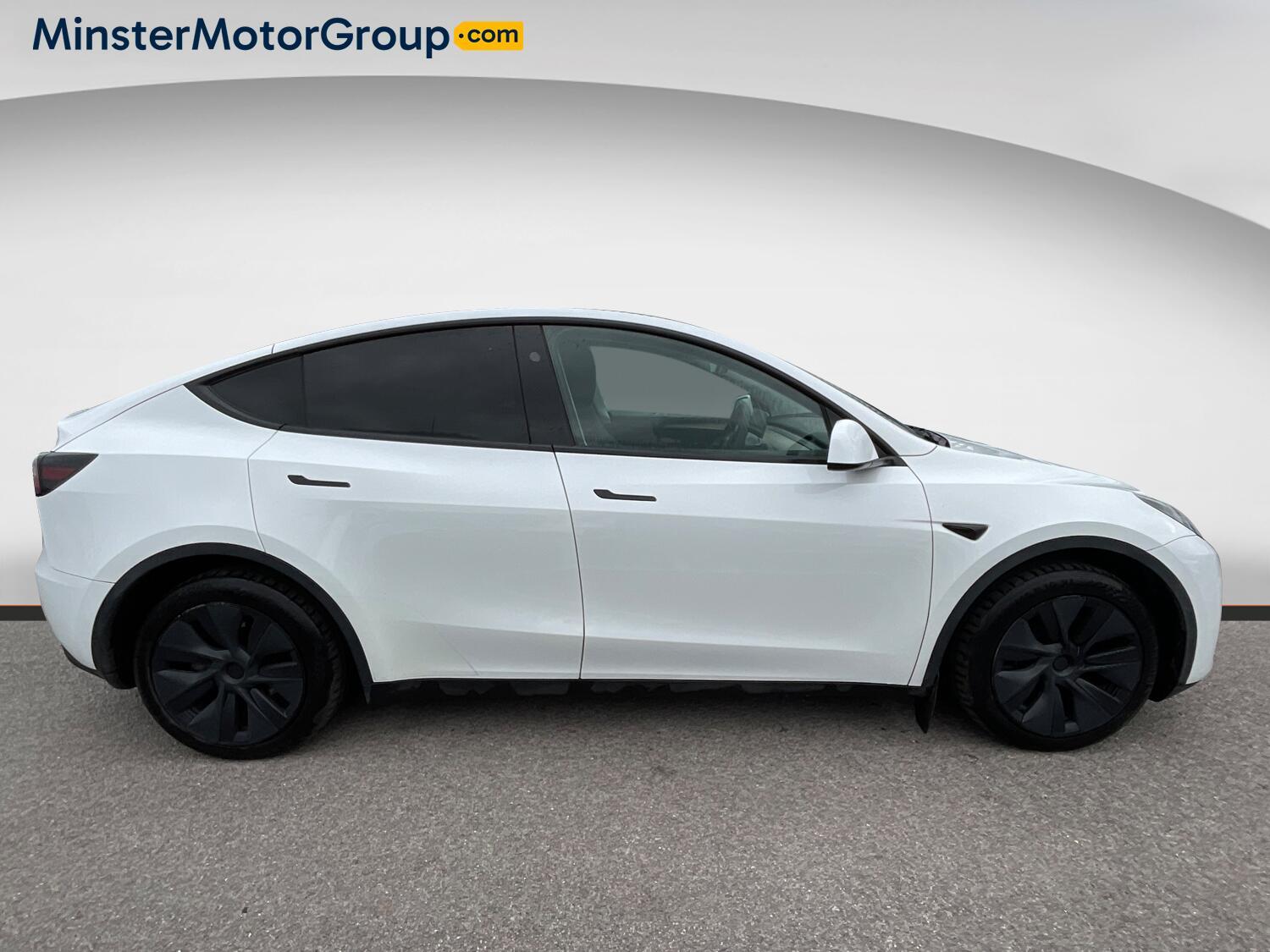 Tesla Model Y - Image 2