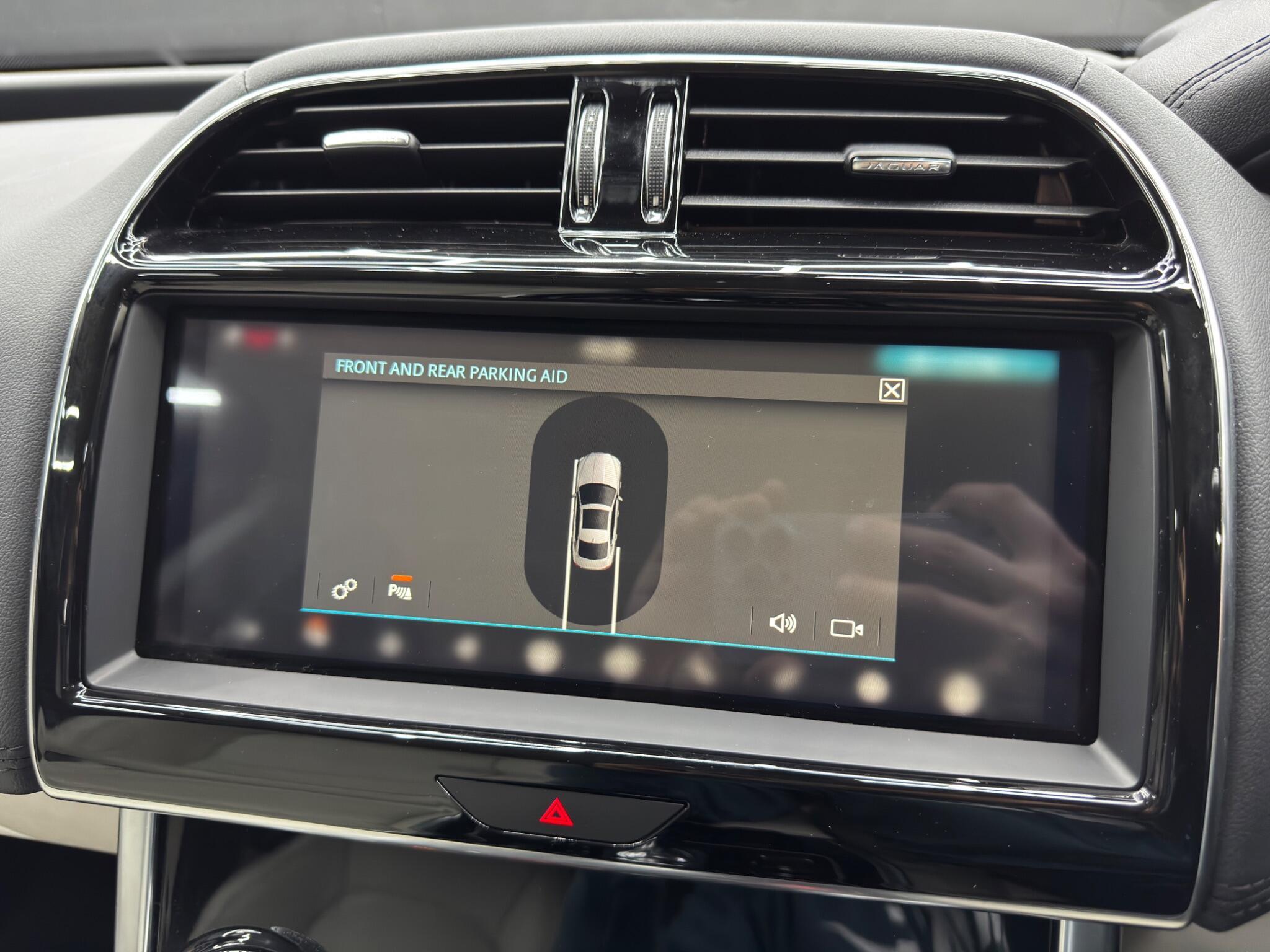 Jaguar XE - Image 35