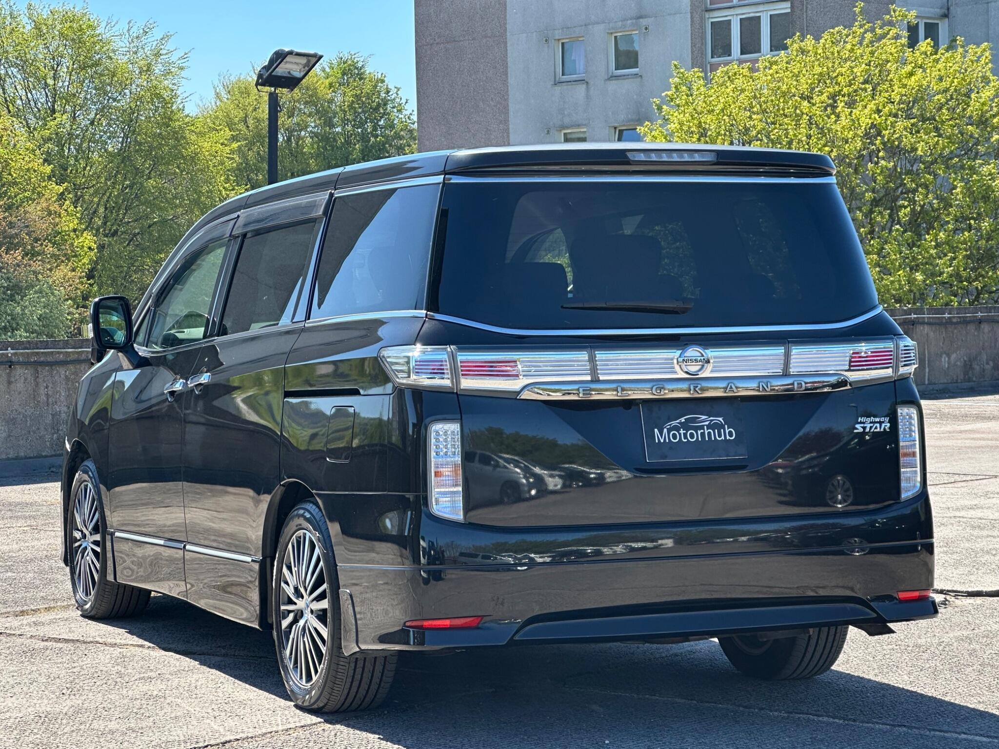 Nissan Elgrand - Image 5