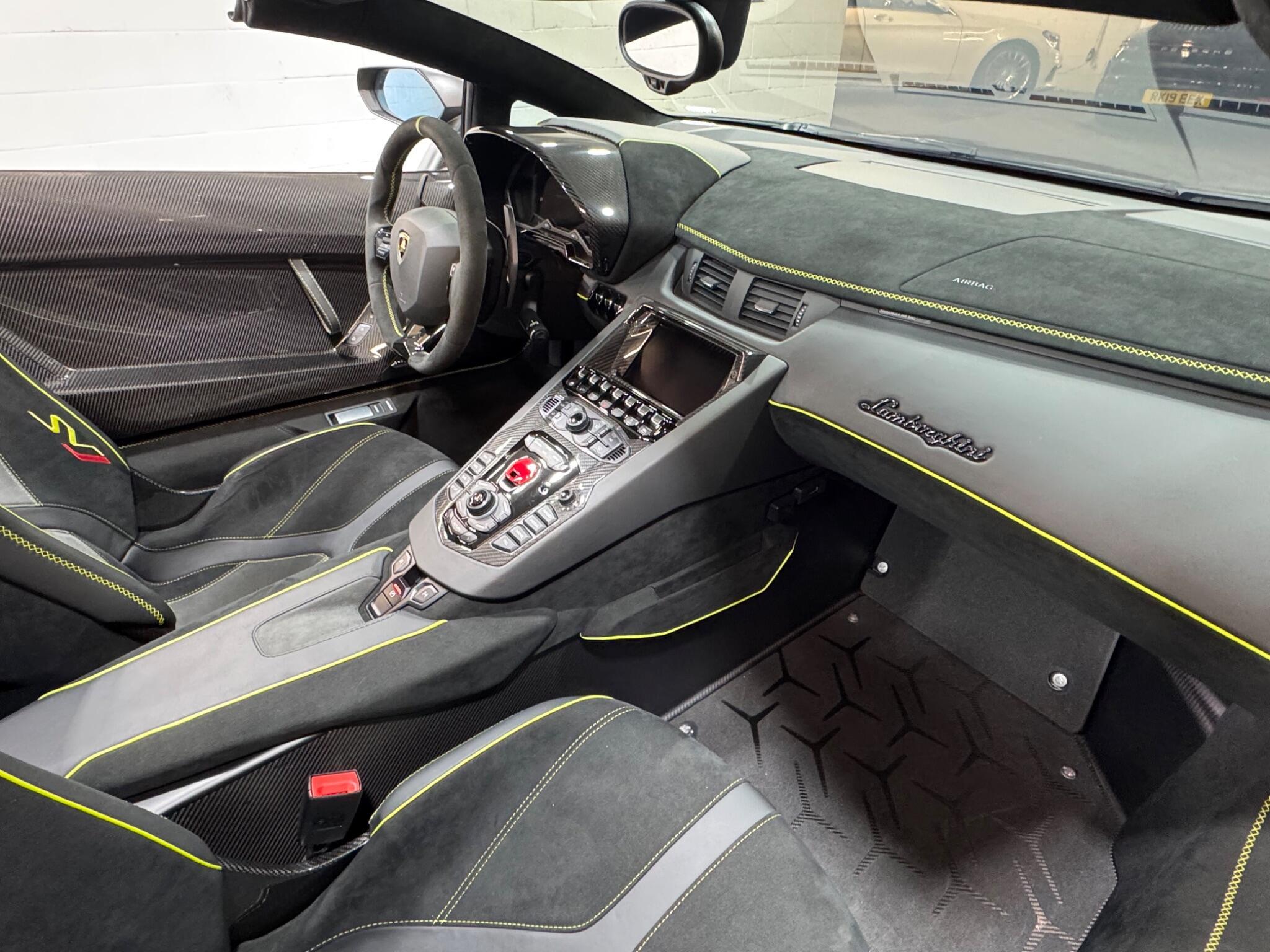 Lamborghini Aventador - Image 10