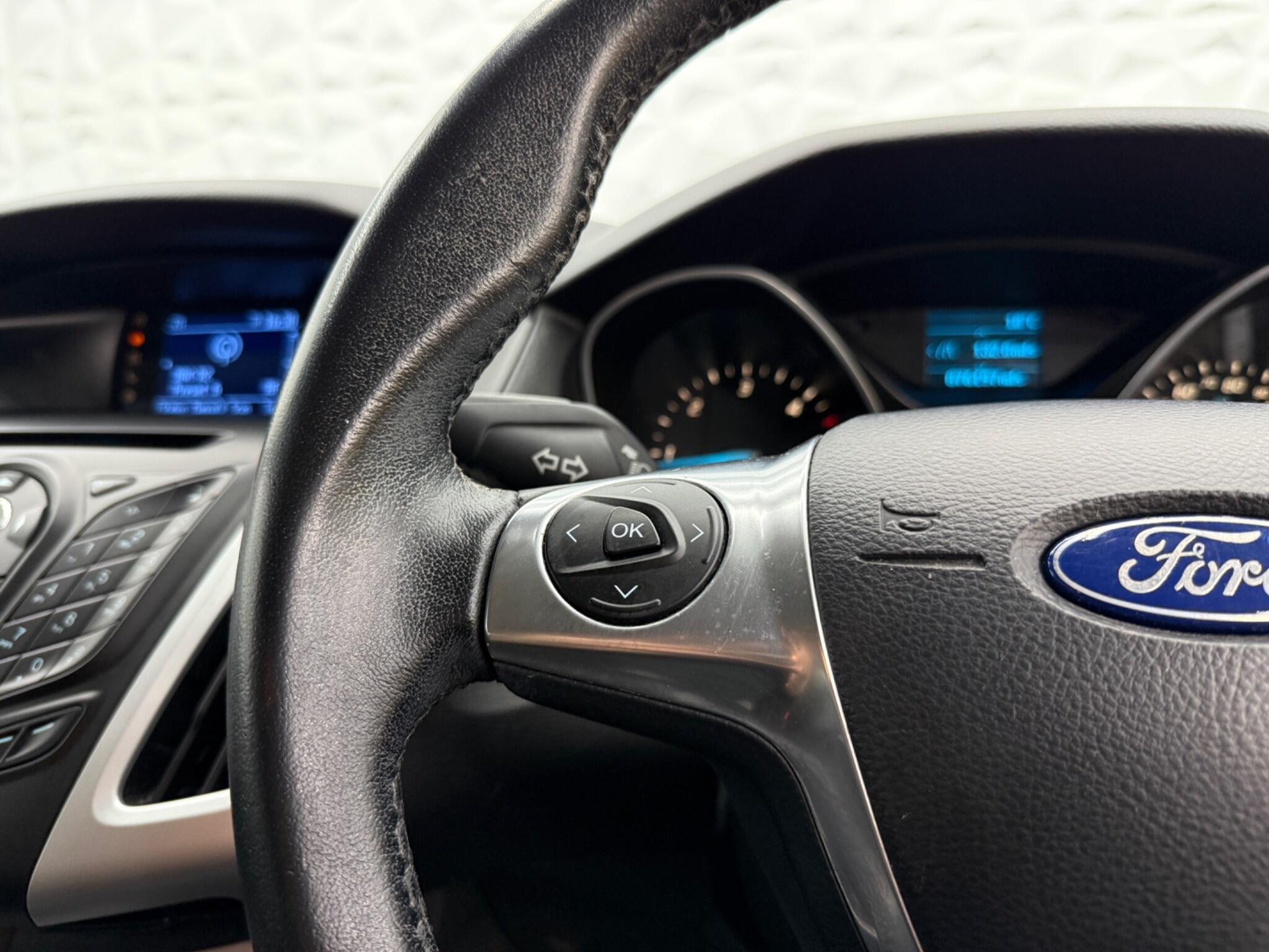 Ford Focus - Image 29