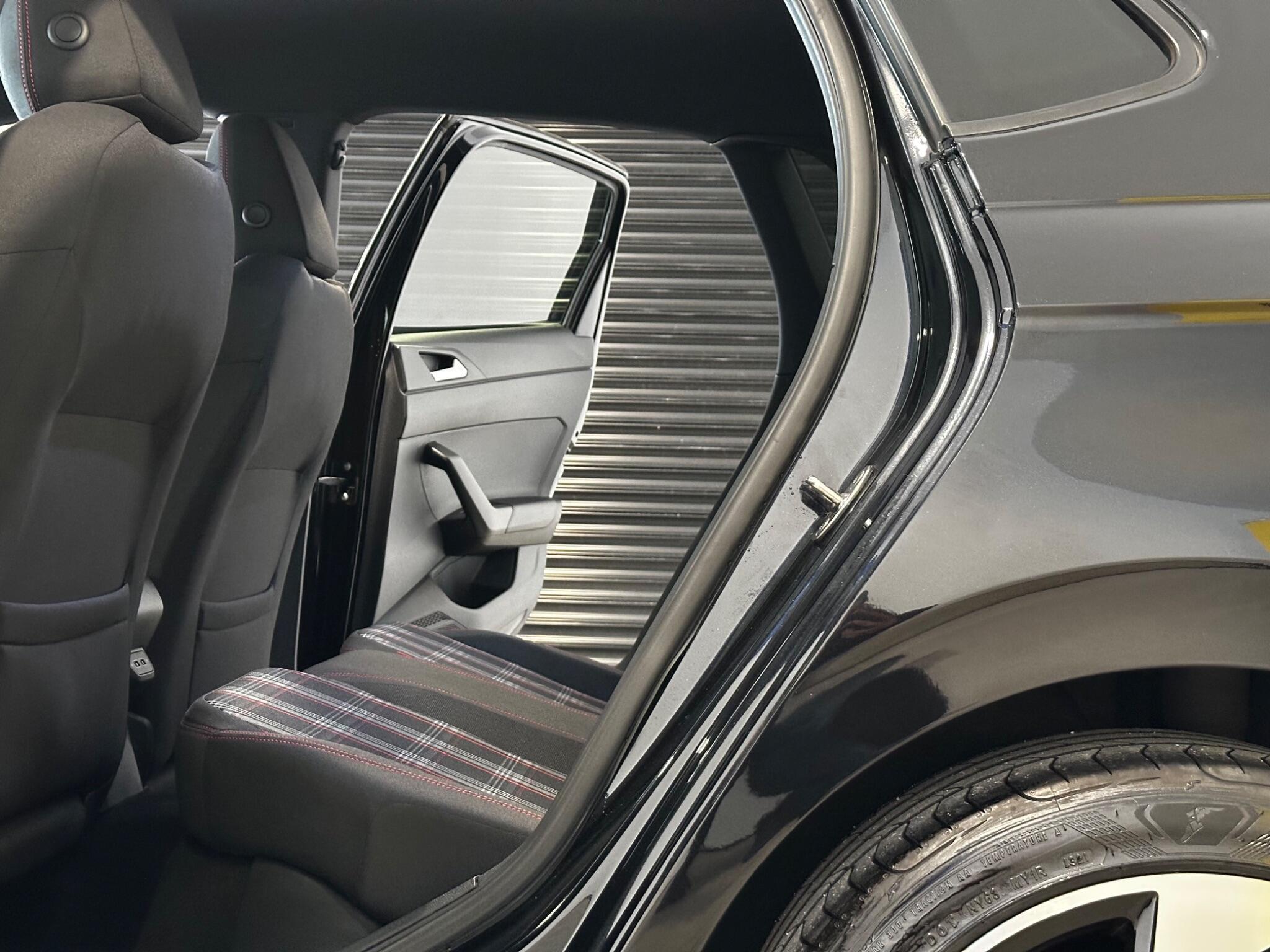 Volkswagen Polo - Image 18