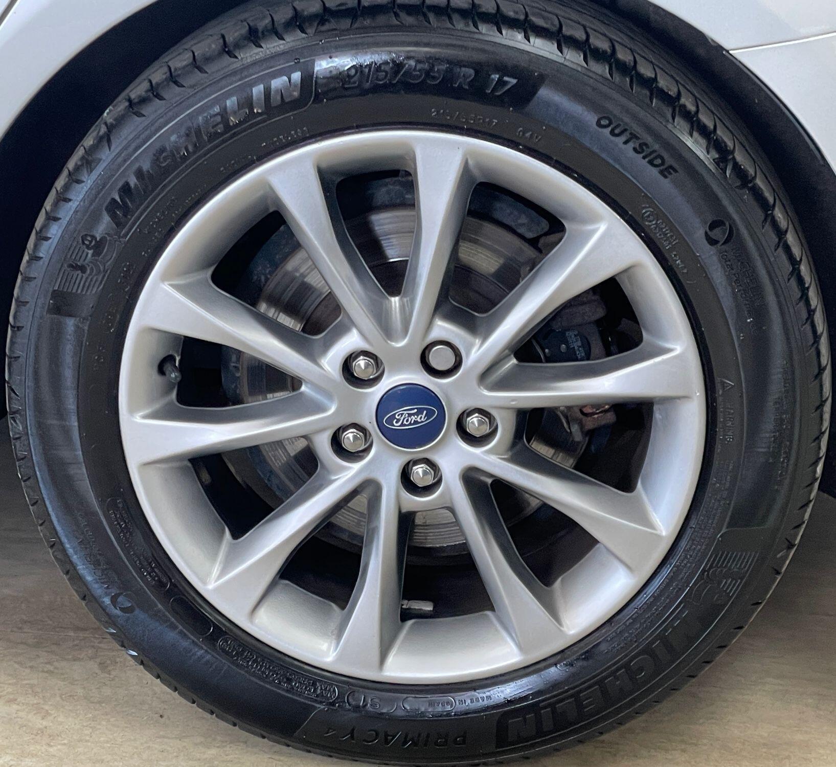 Ford Mondeo - Image 17