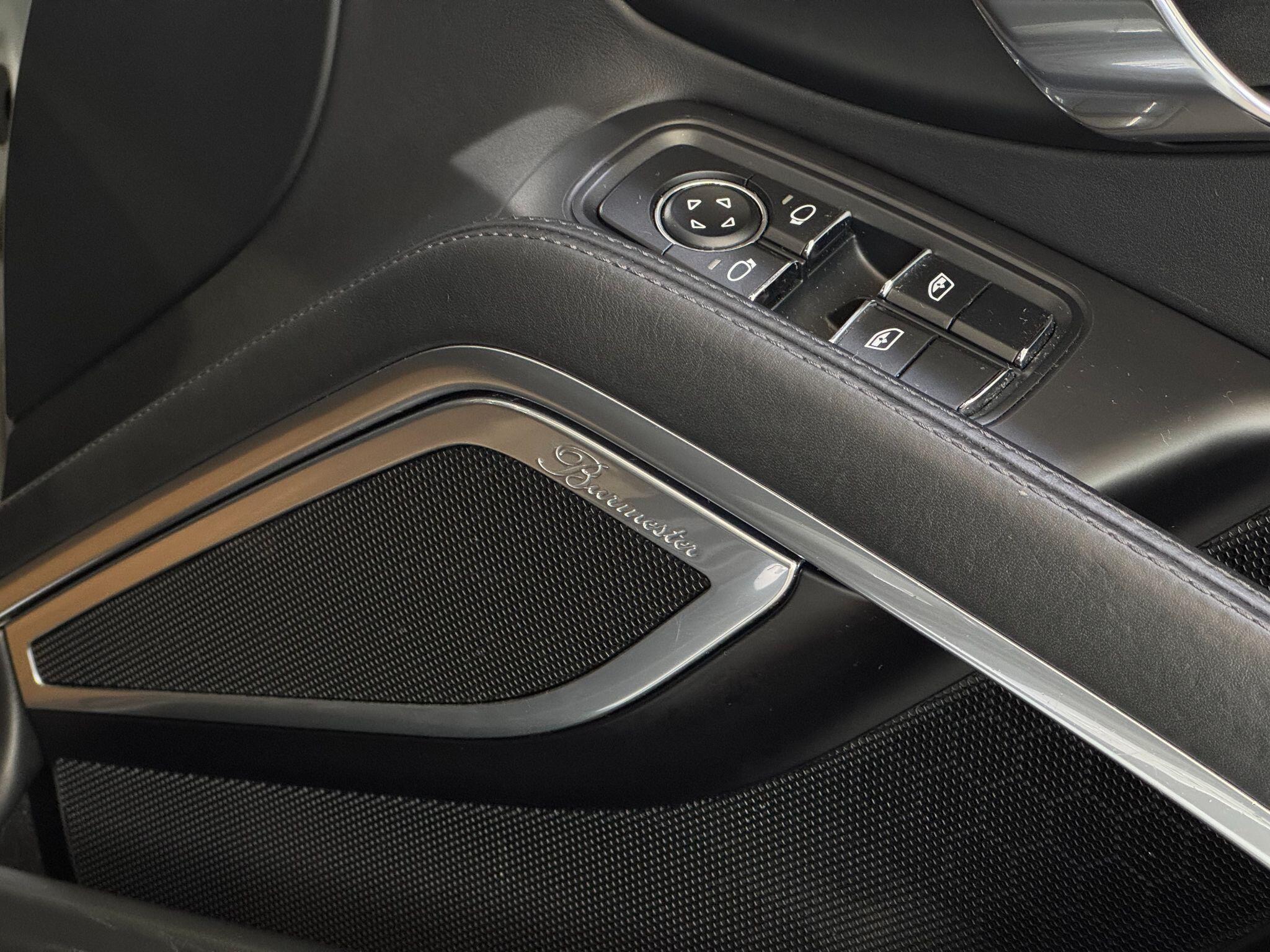 Porsche 911 - Image 21