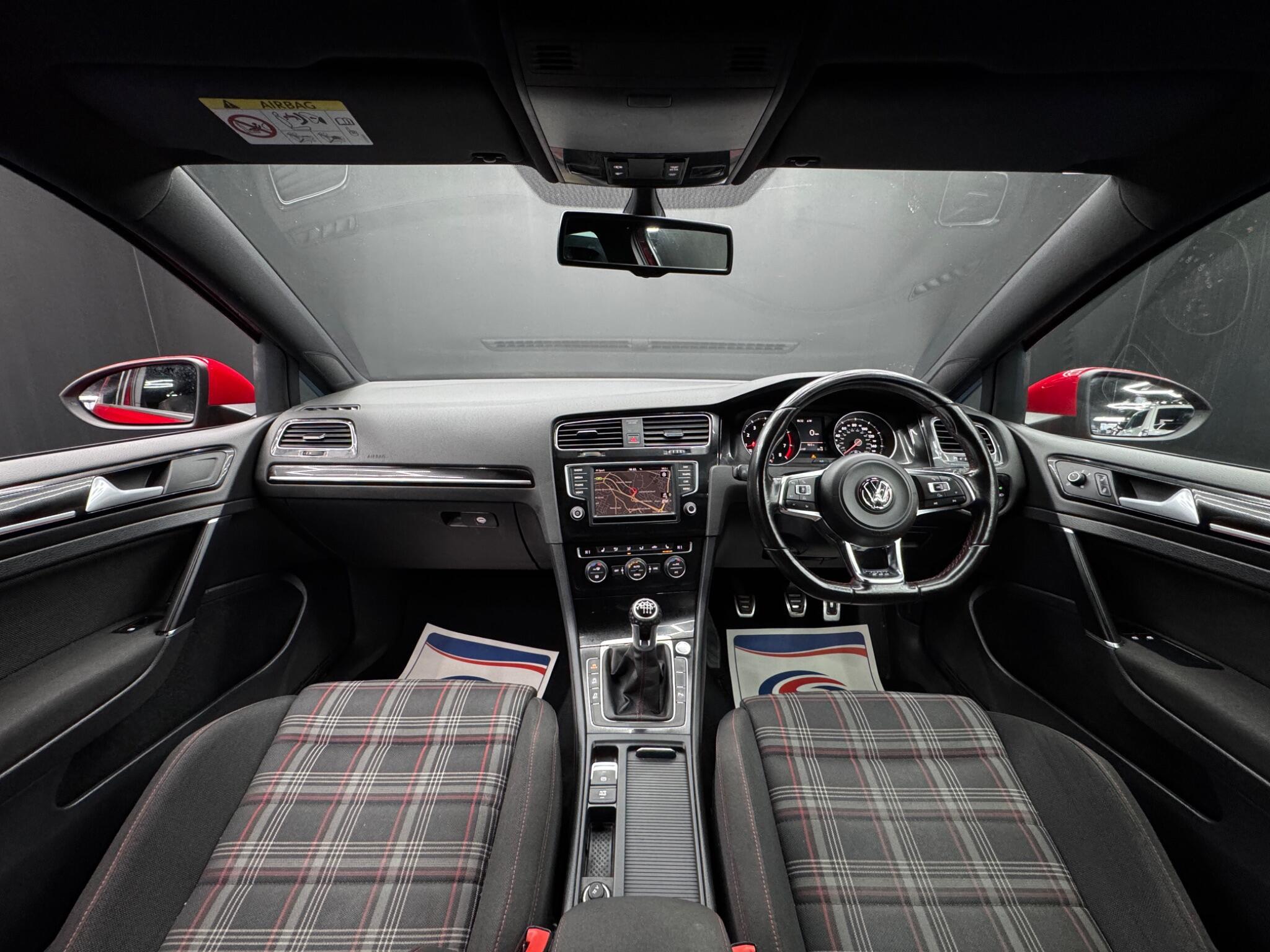 Volkswagen Golf - Image 16