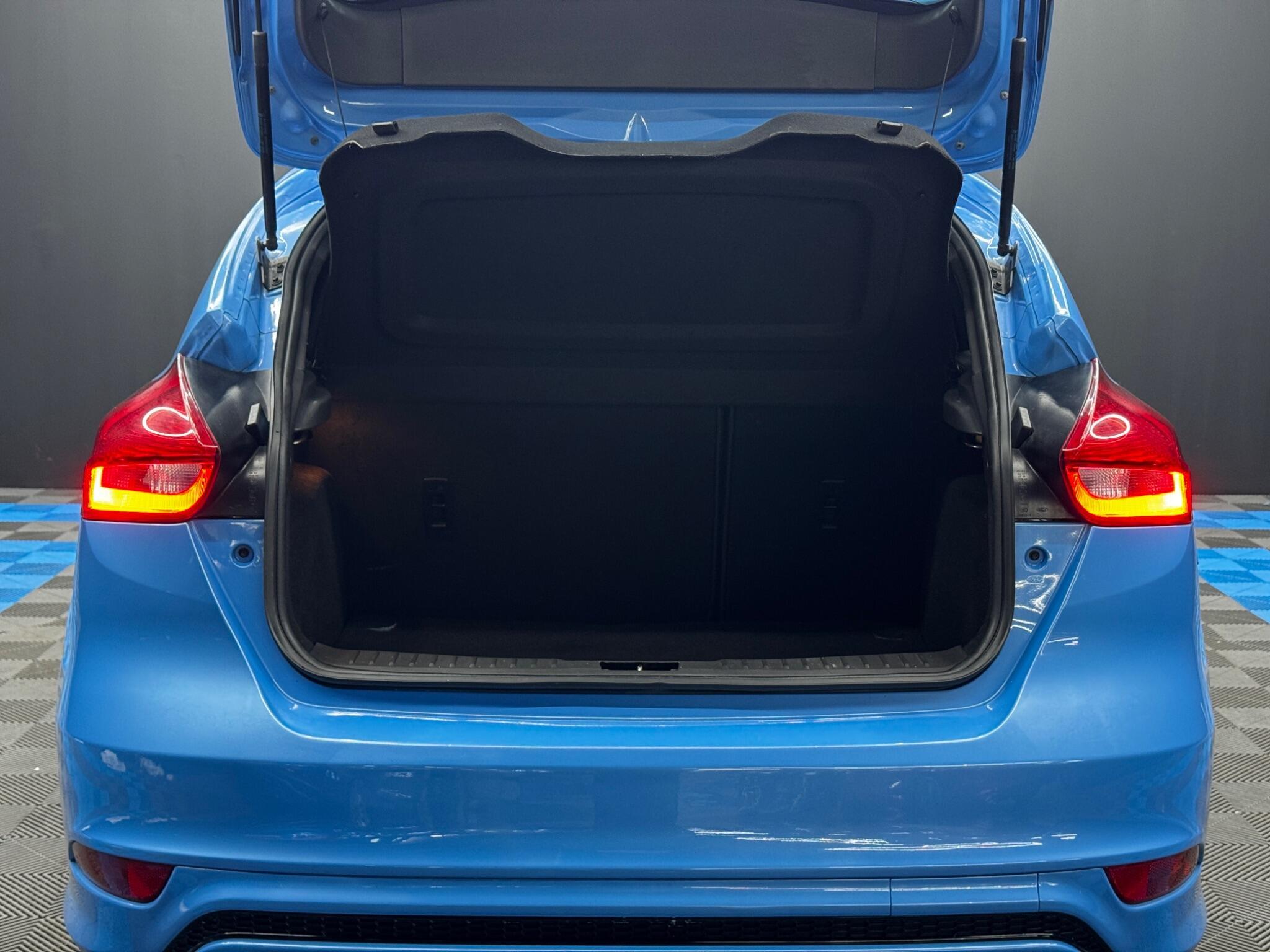 Ford Focus - Image 34