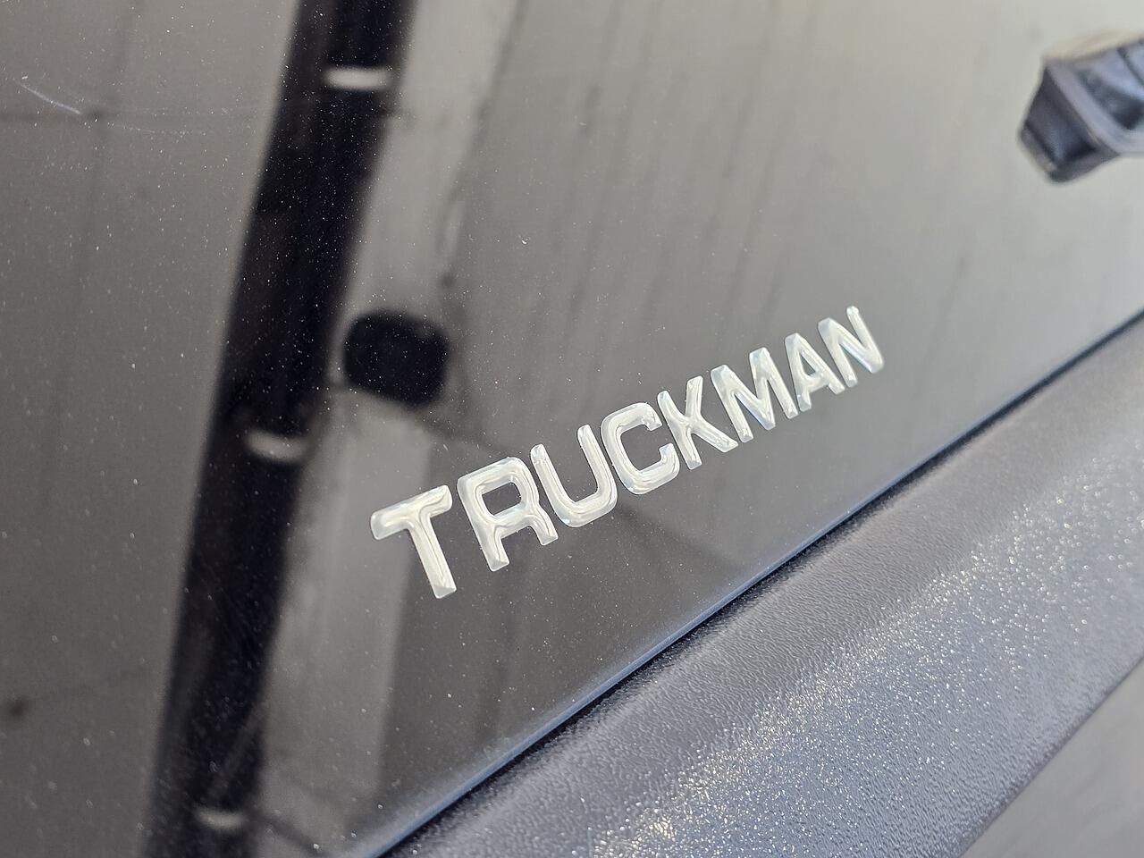 Toyota Hilux - Image 8