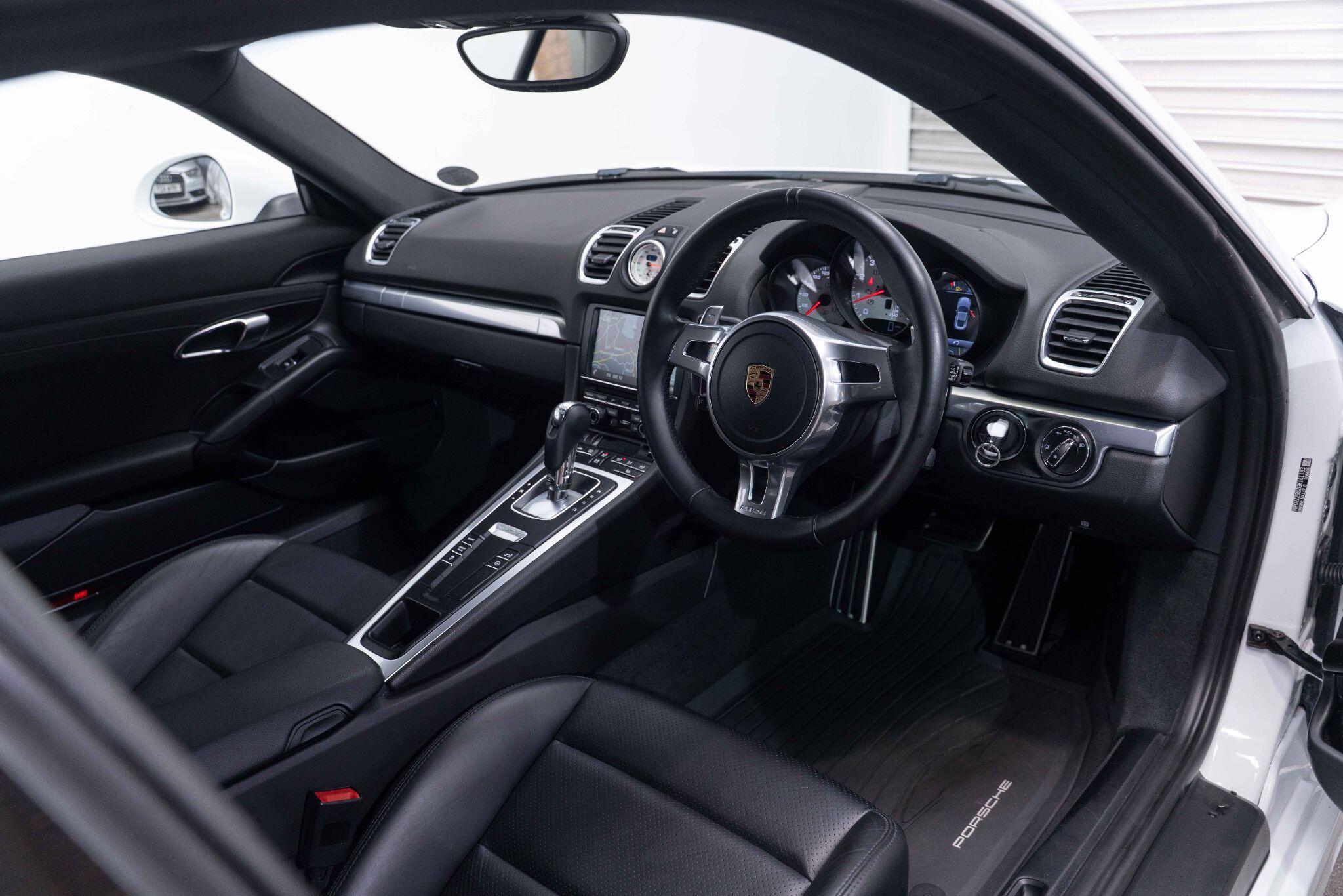 Porsche Cayman - Image 9