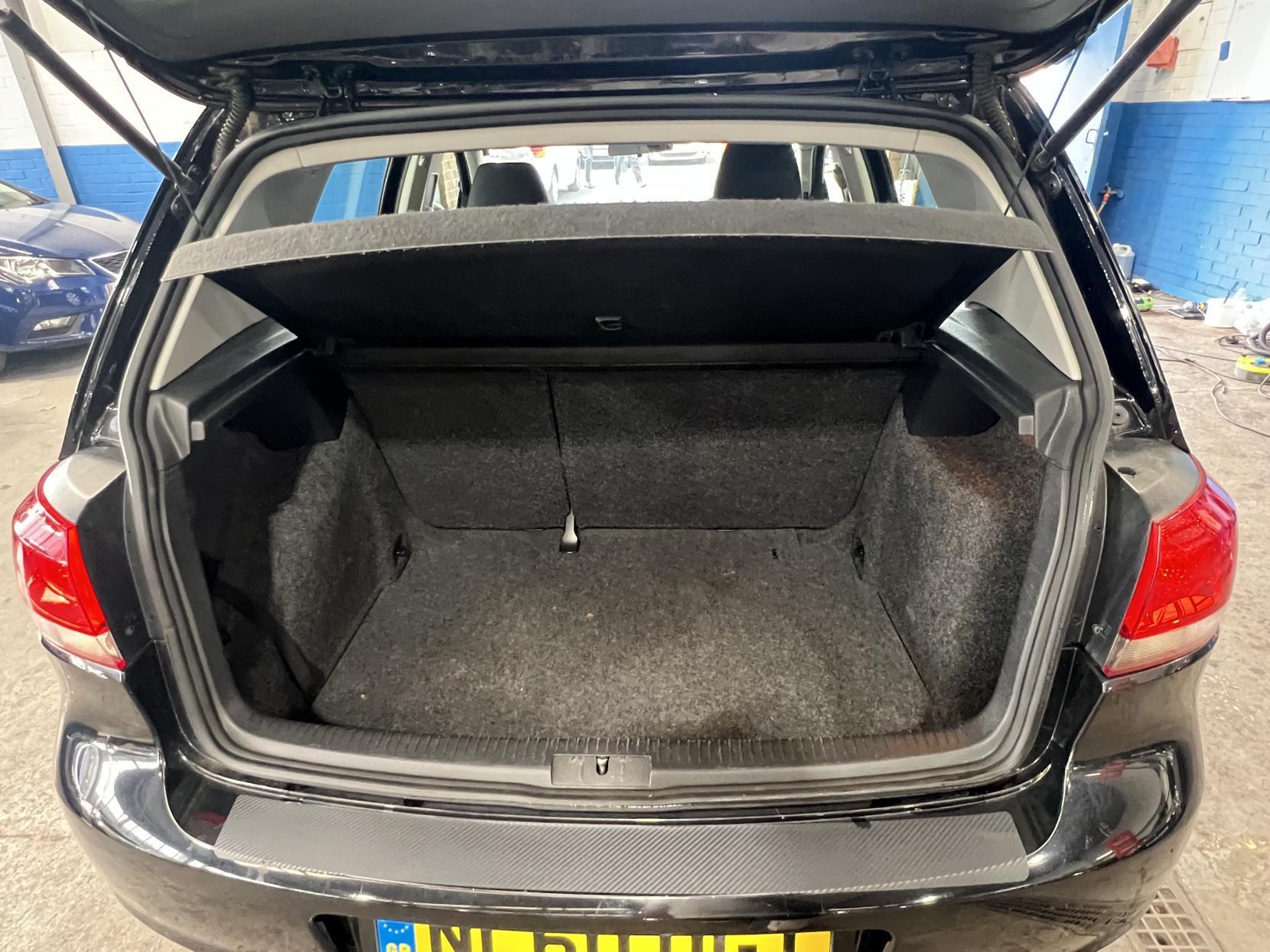 Volkswagen Golf - Image 20