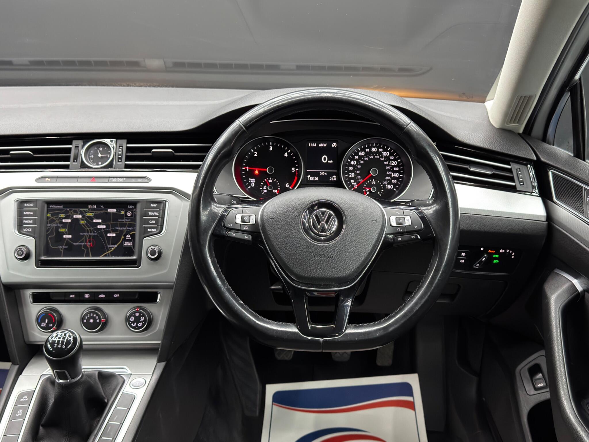 Volkswagen Passat - Image 17