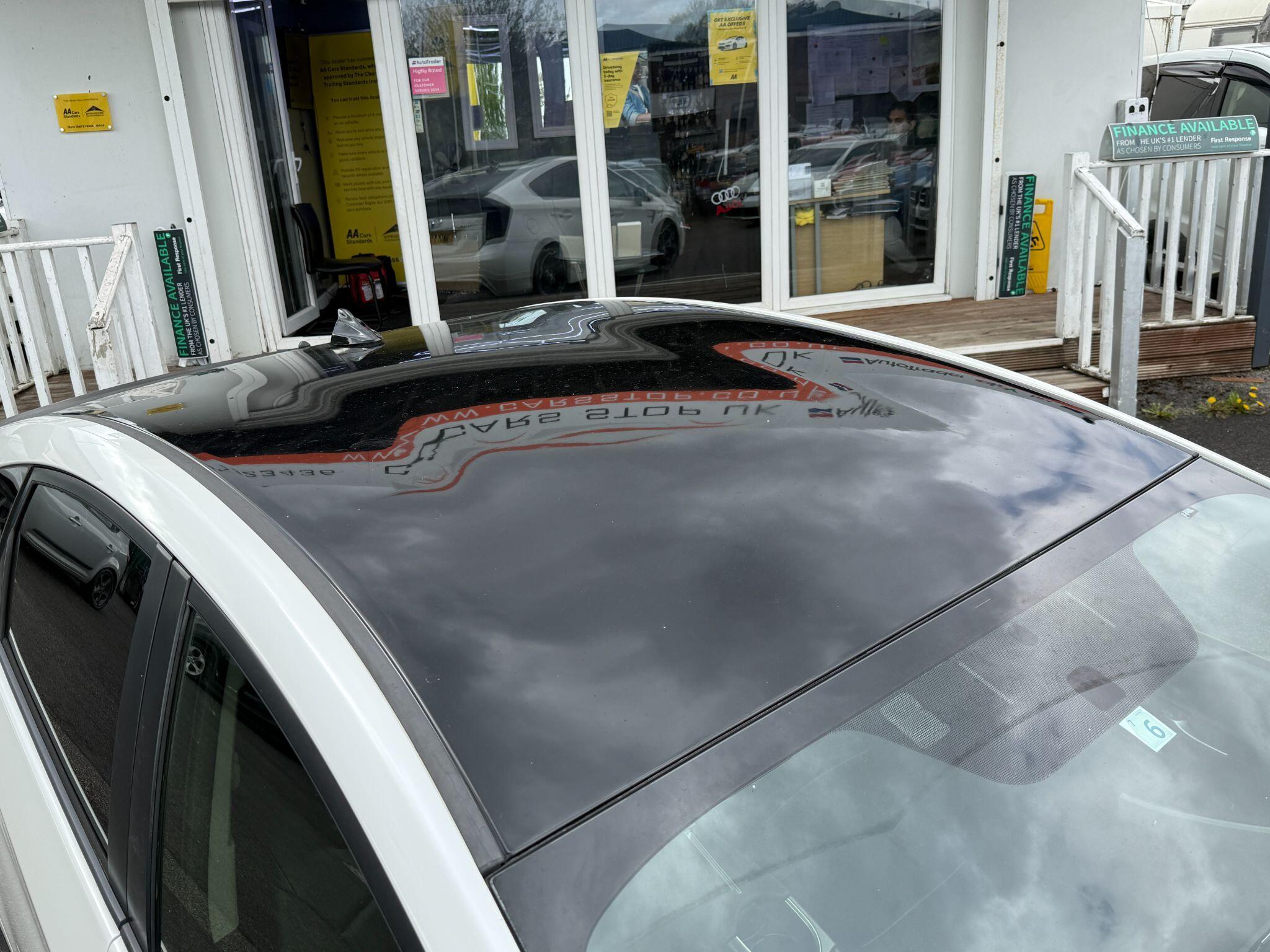 Toyota Prius - Image 10