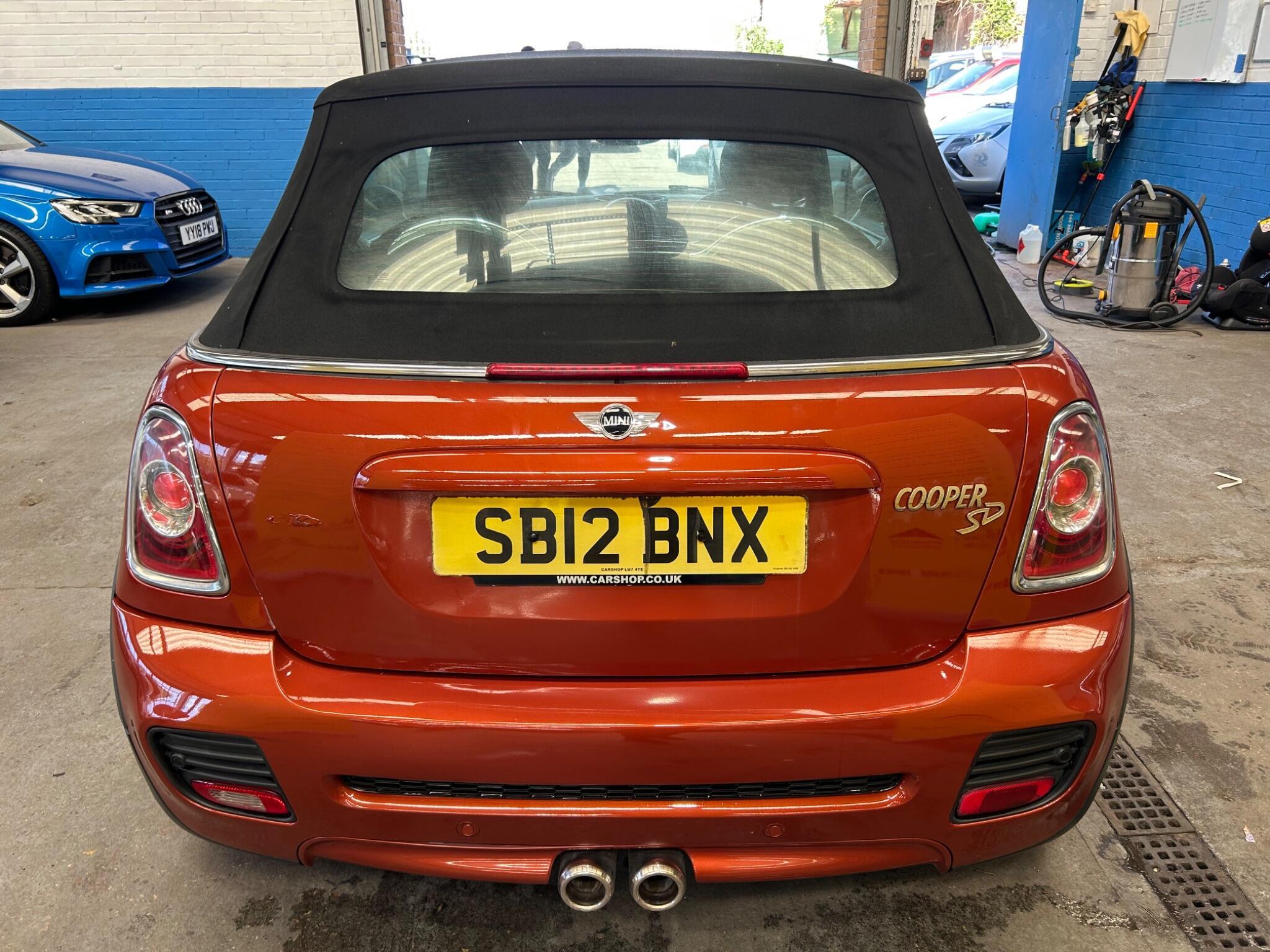 MINI Convertible - Image 6