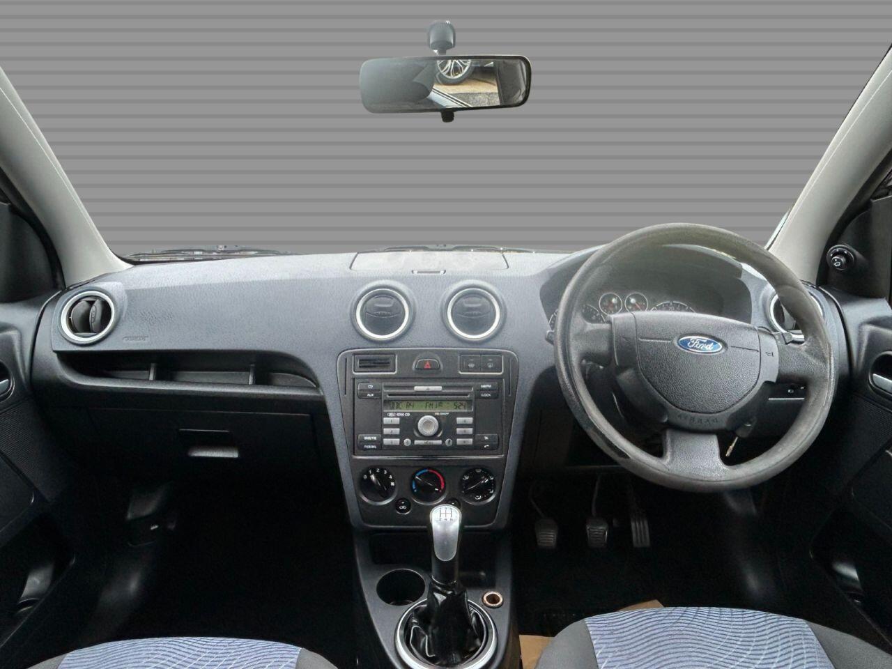 Ford Fusion - Image 9