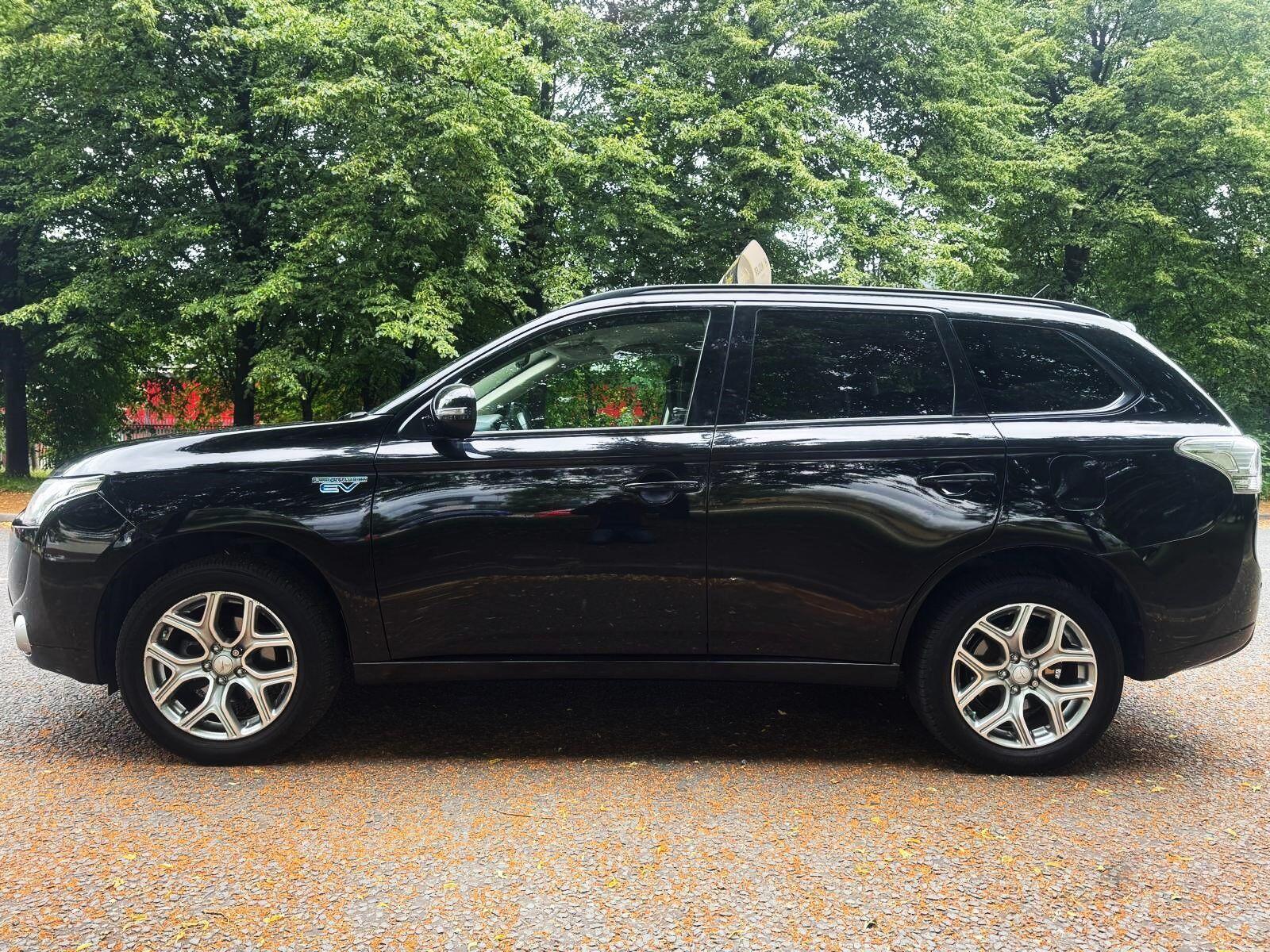 Mitsubishi Outlander - Image 10