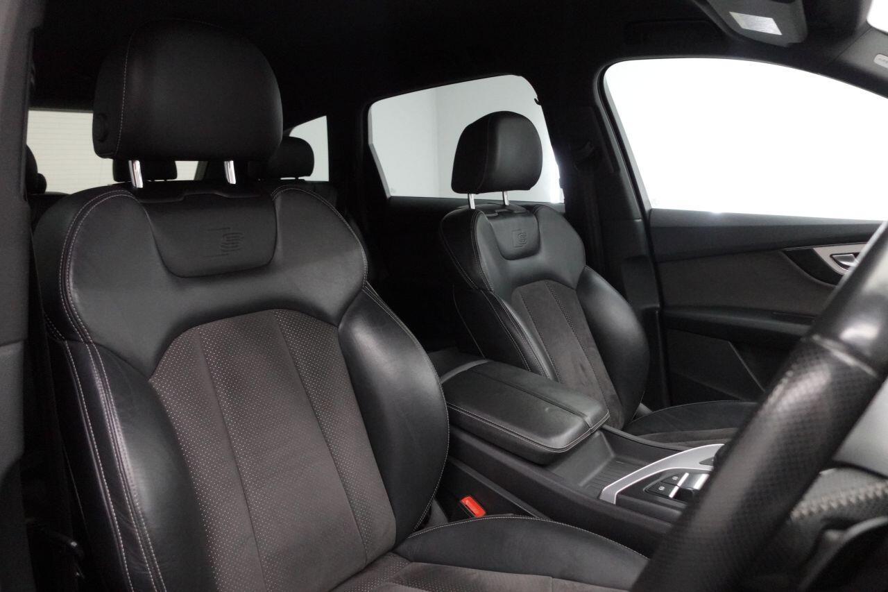 Audi Q7 - Image 2