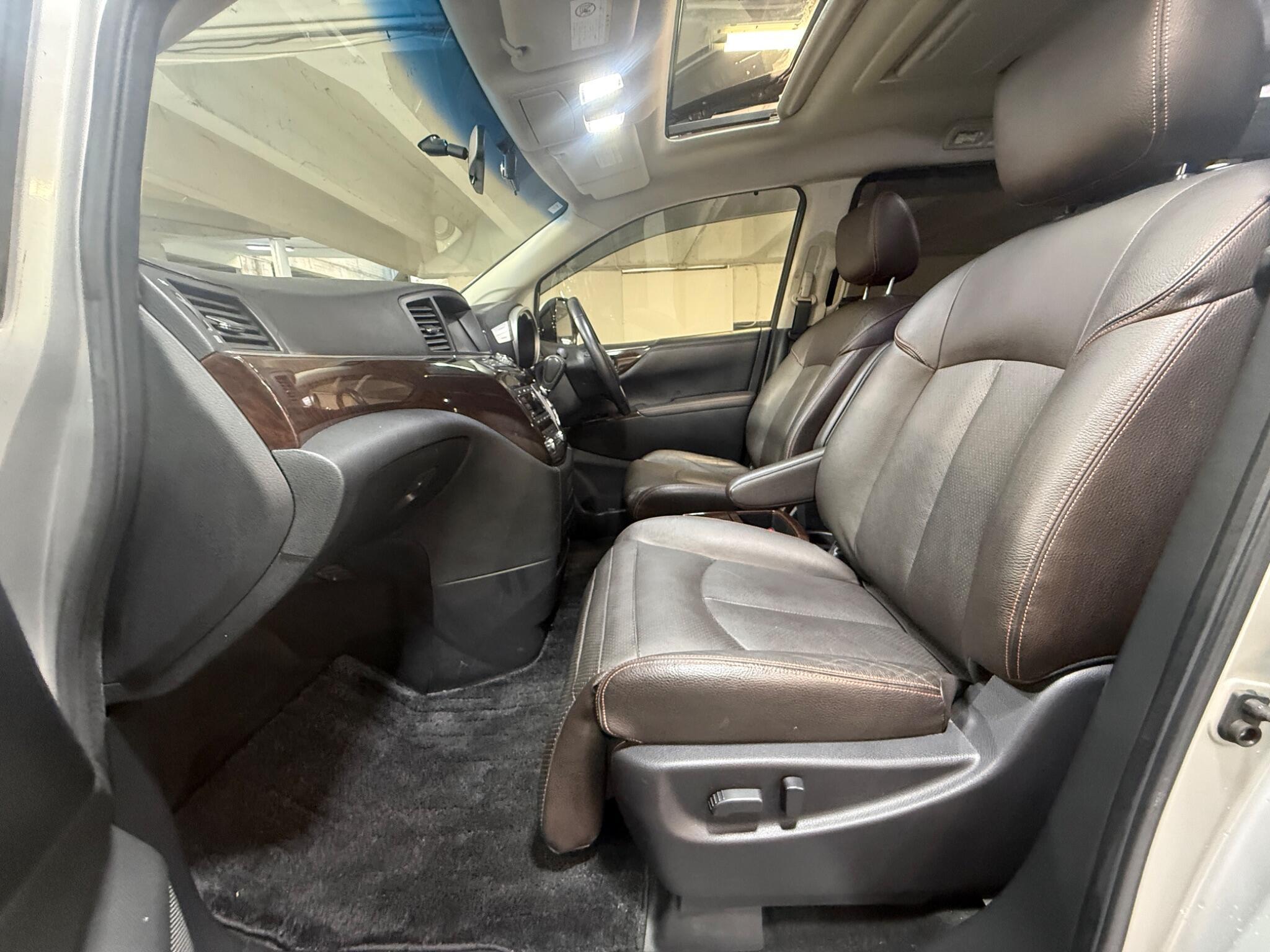 Nissan Elgrand - Image 11