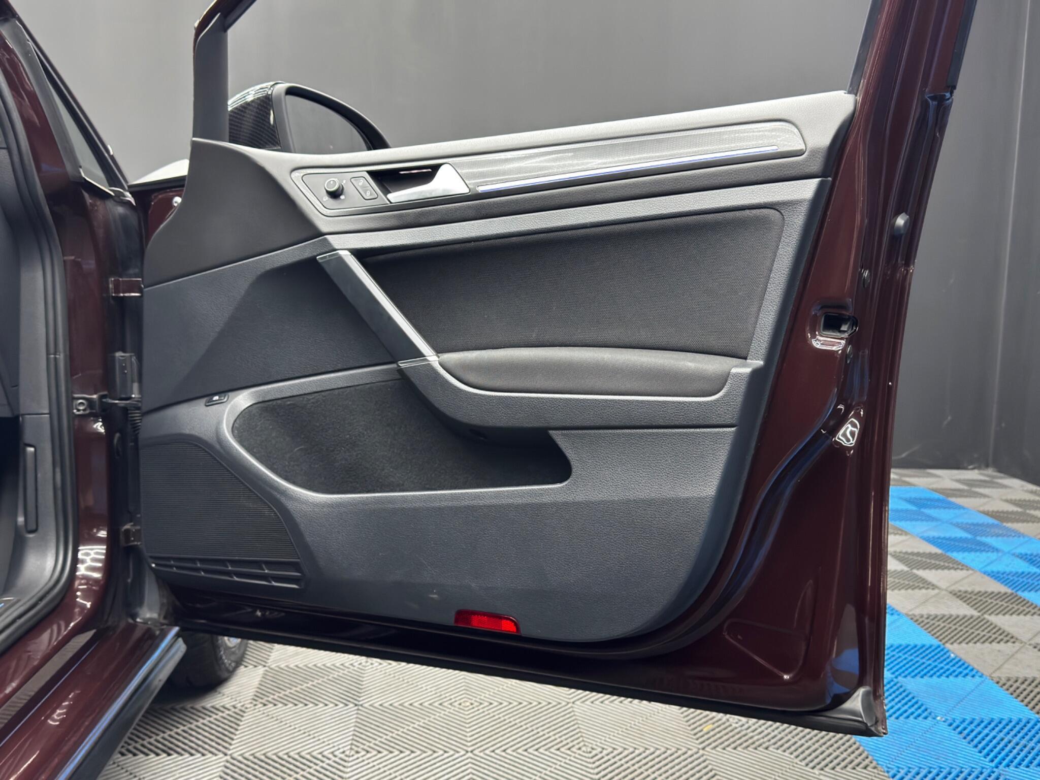 Volkswagen Golf - Image 39